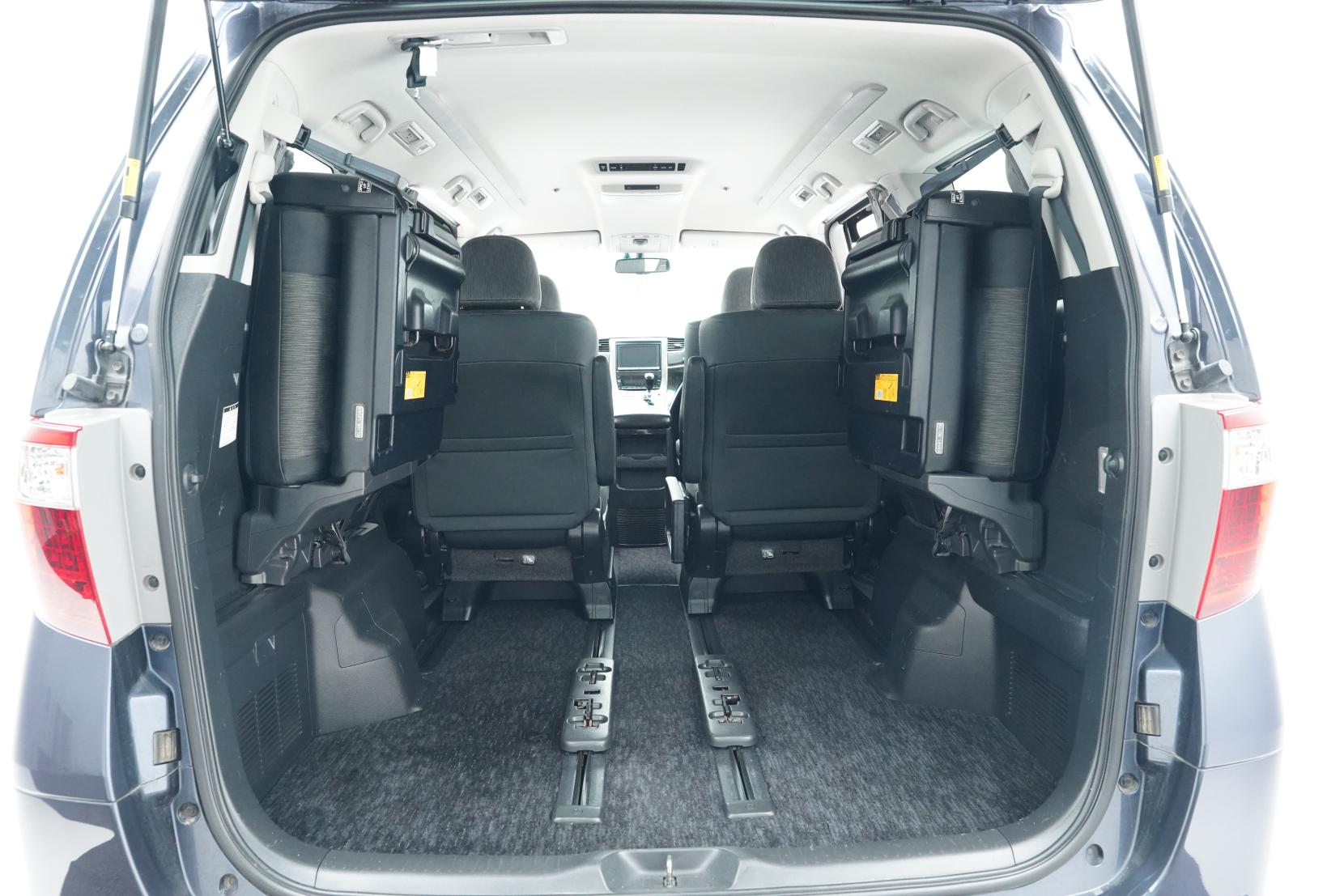 Toyota Alphard 2.4 Hybrid 4WD 7 Seats