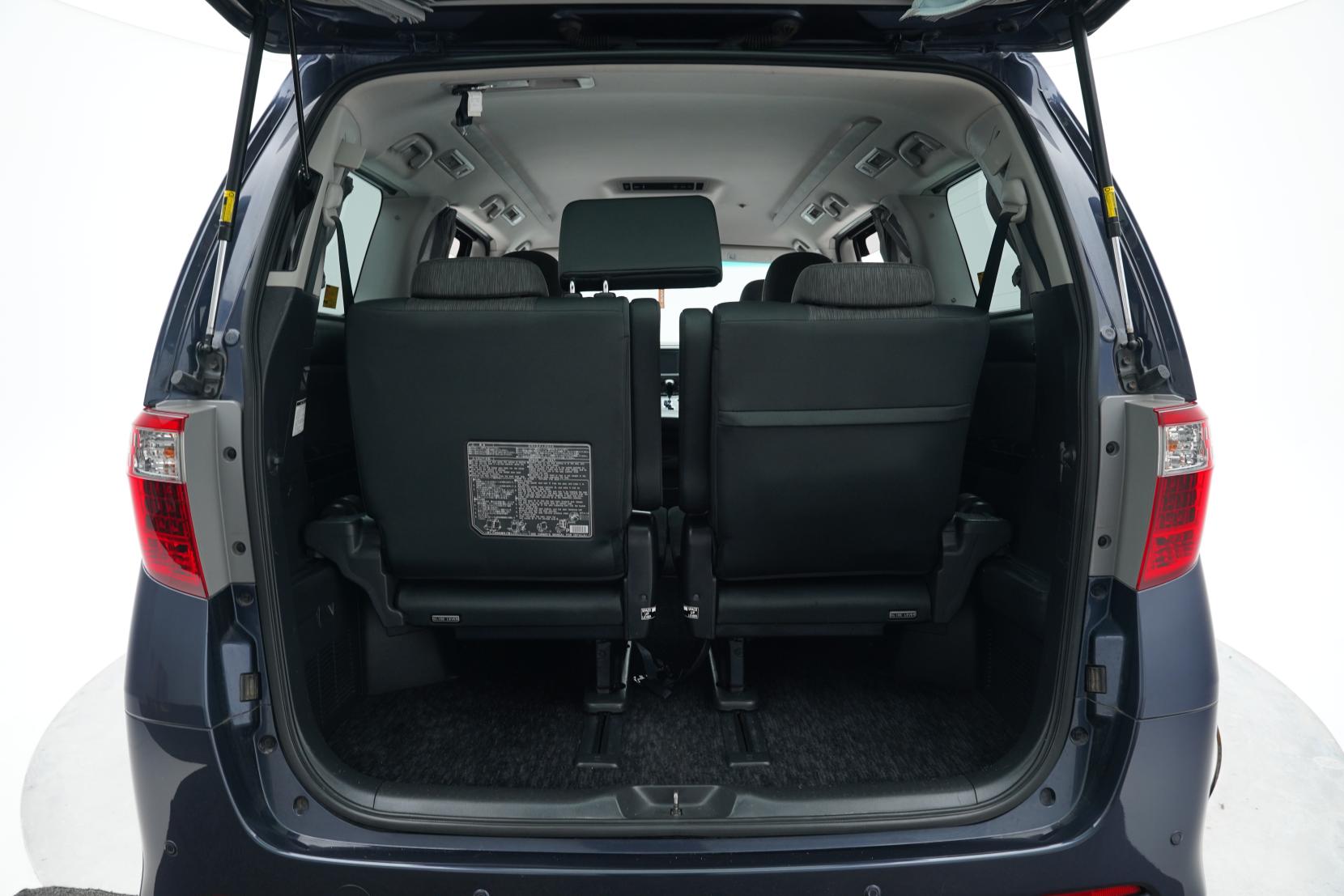 Toyota Alphard 2.4 Hybrid 4WD 7 Seats