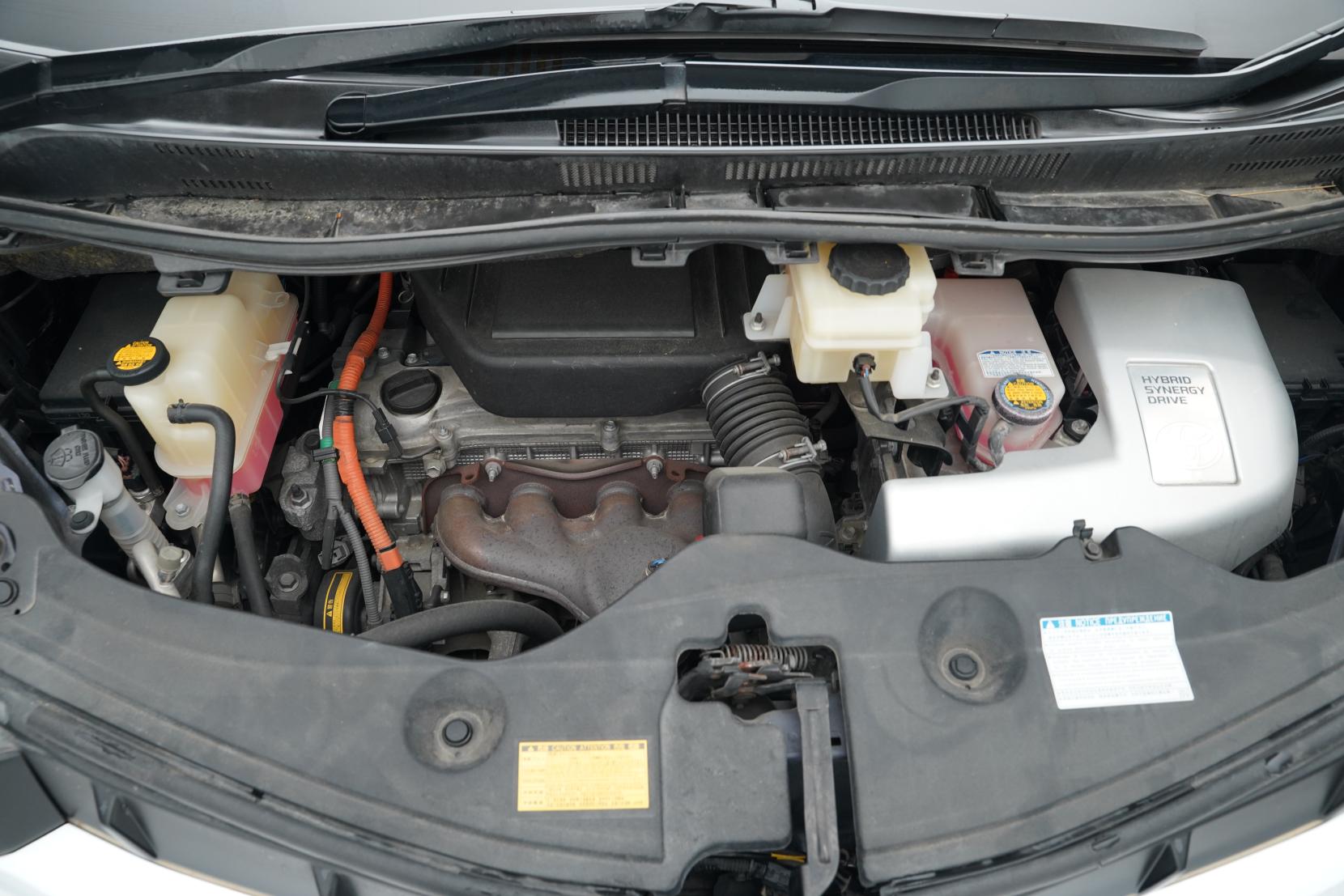 Toyota Alphard 2.4 Hybrid 4WD 7 Seats