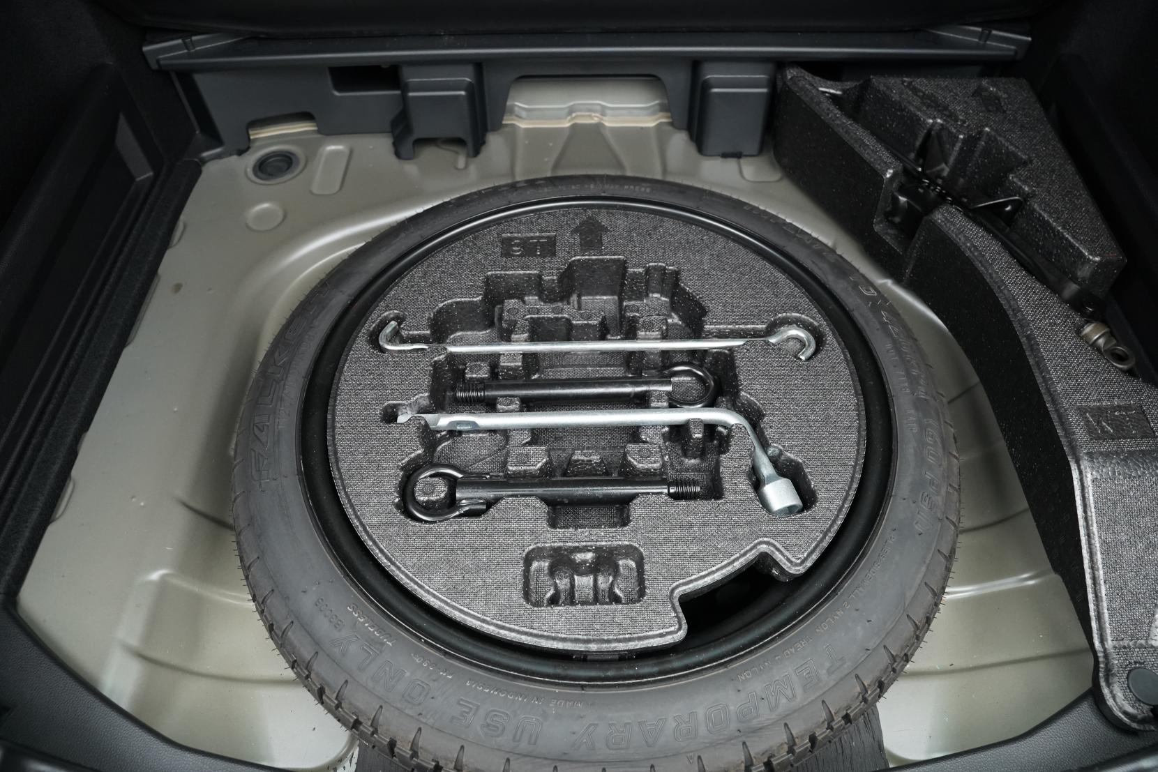 Toyota Corolla 1.8 TOURING HYBRID G-X