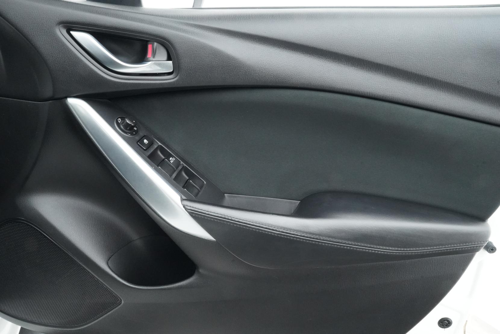 Mazda Atenza 2.0 WAGON 20S