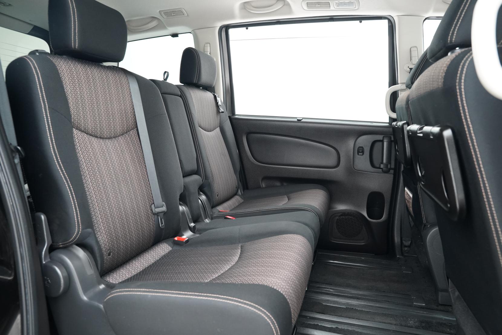 Nissan Serena (1991 – present) Hybrid Highway Star V