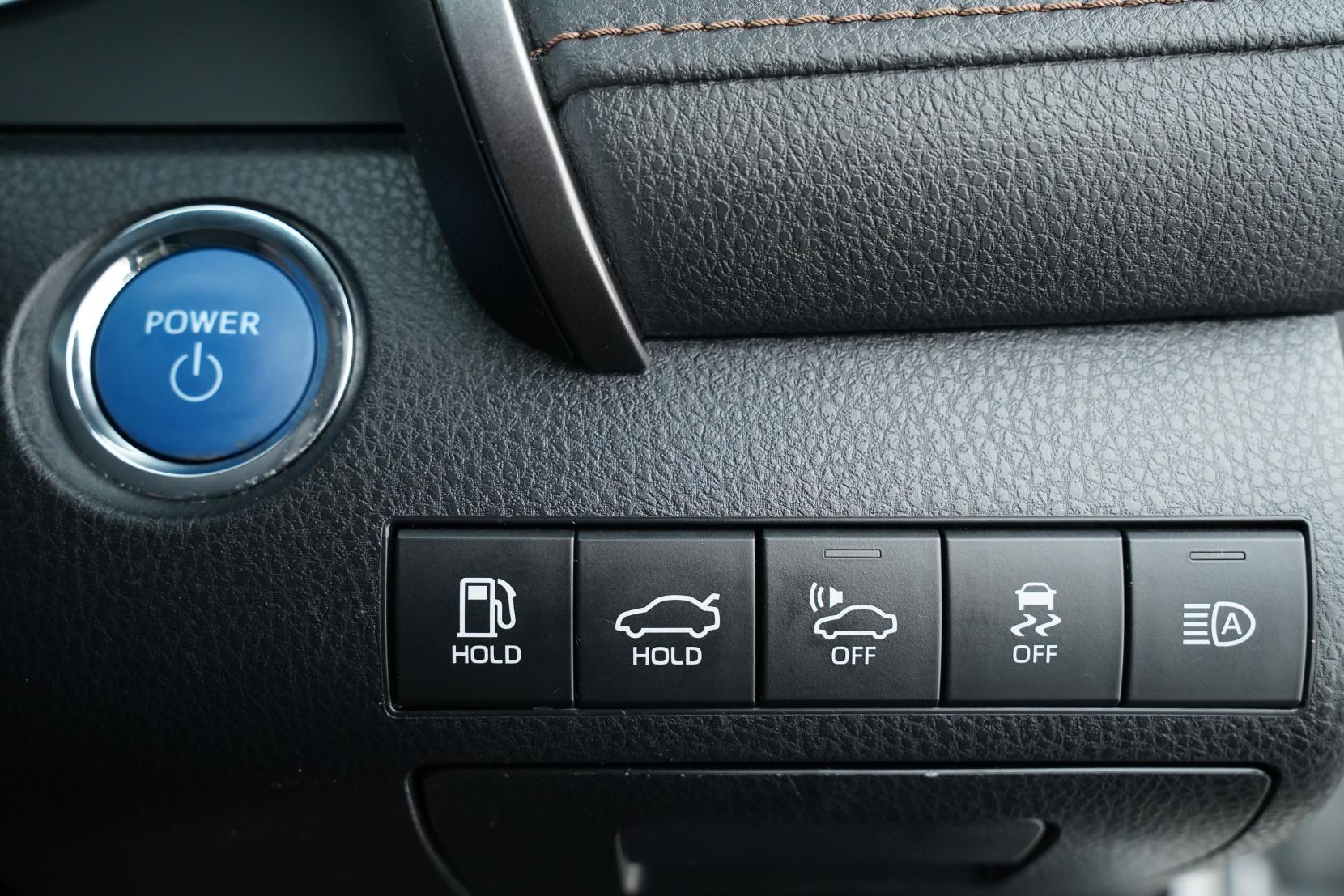 Toyota Camry Hybrid X