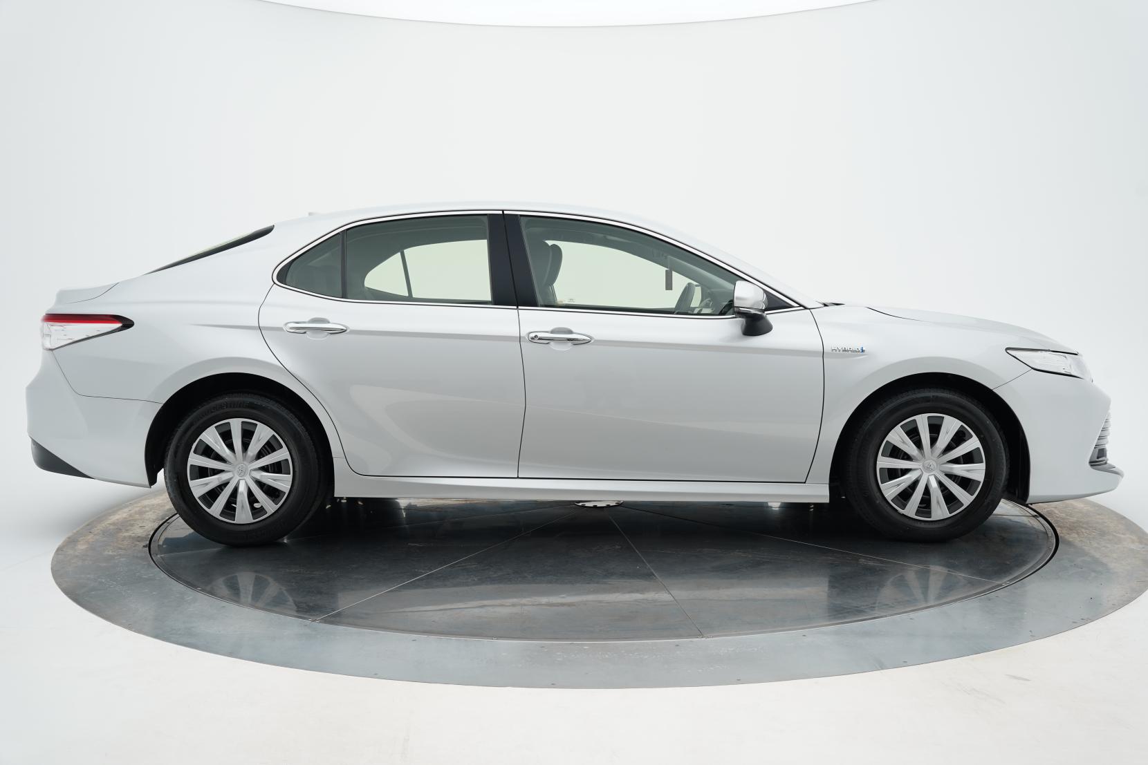 Toyota Camry Hybrid X