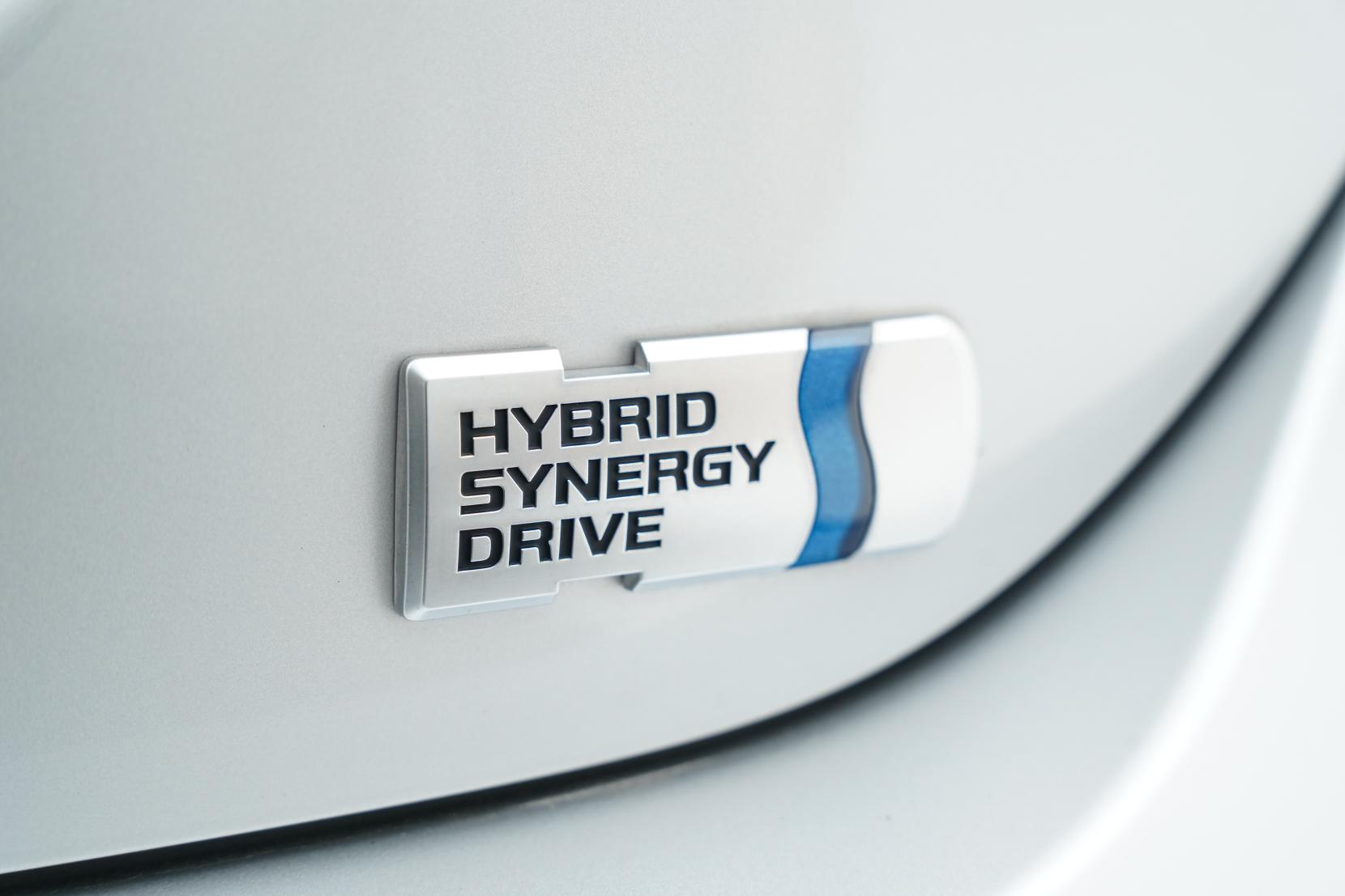 Toyota Camry Hybrid X