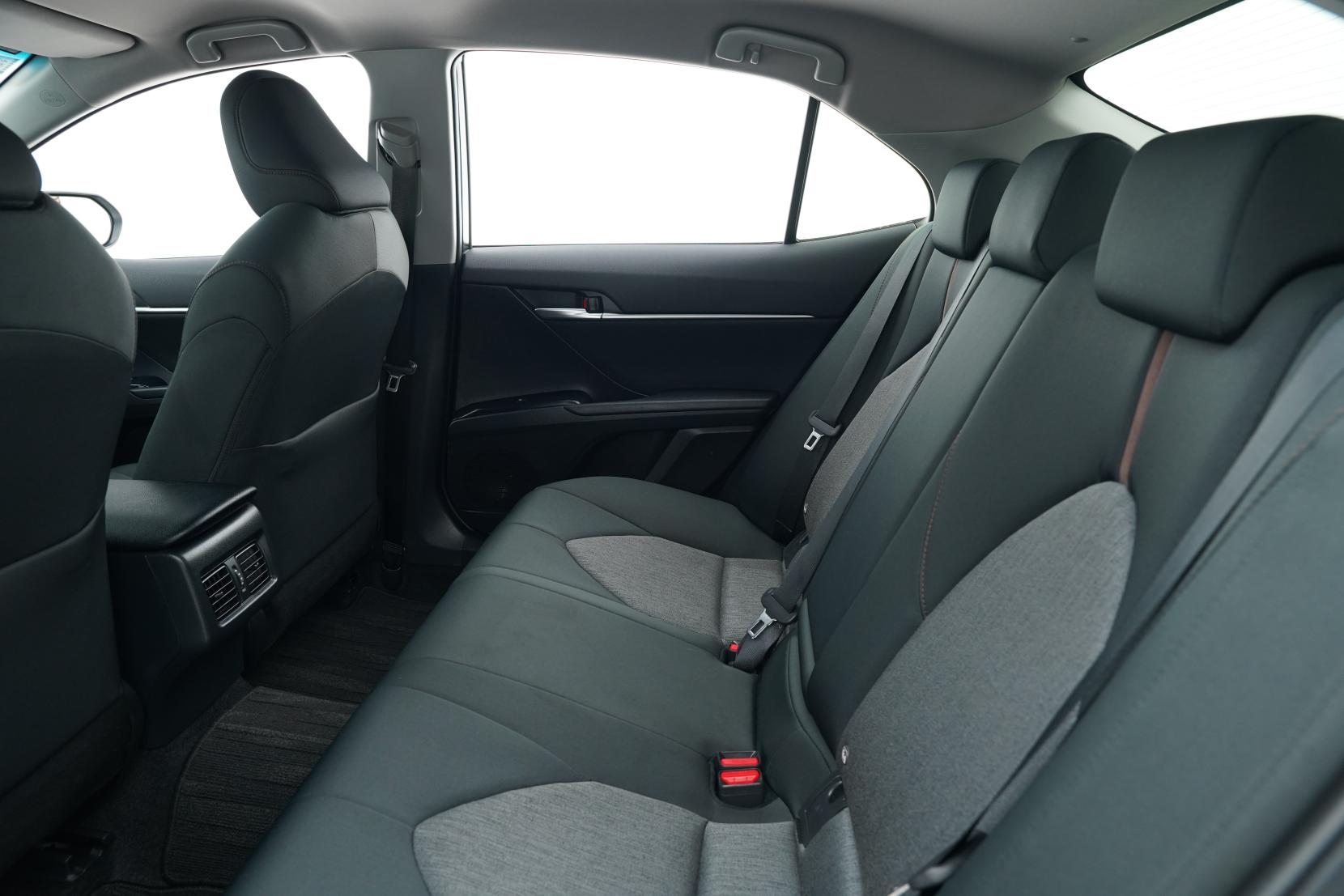 Toyota Camry Hybrid X