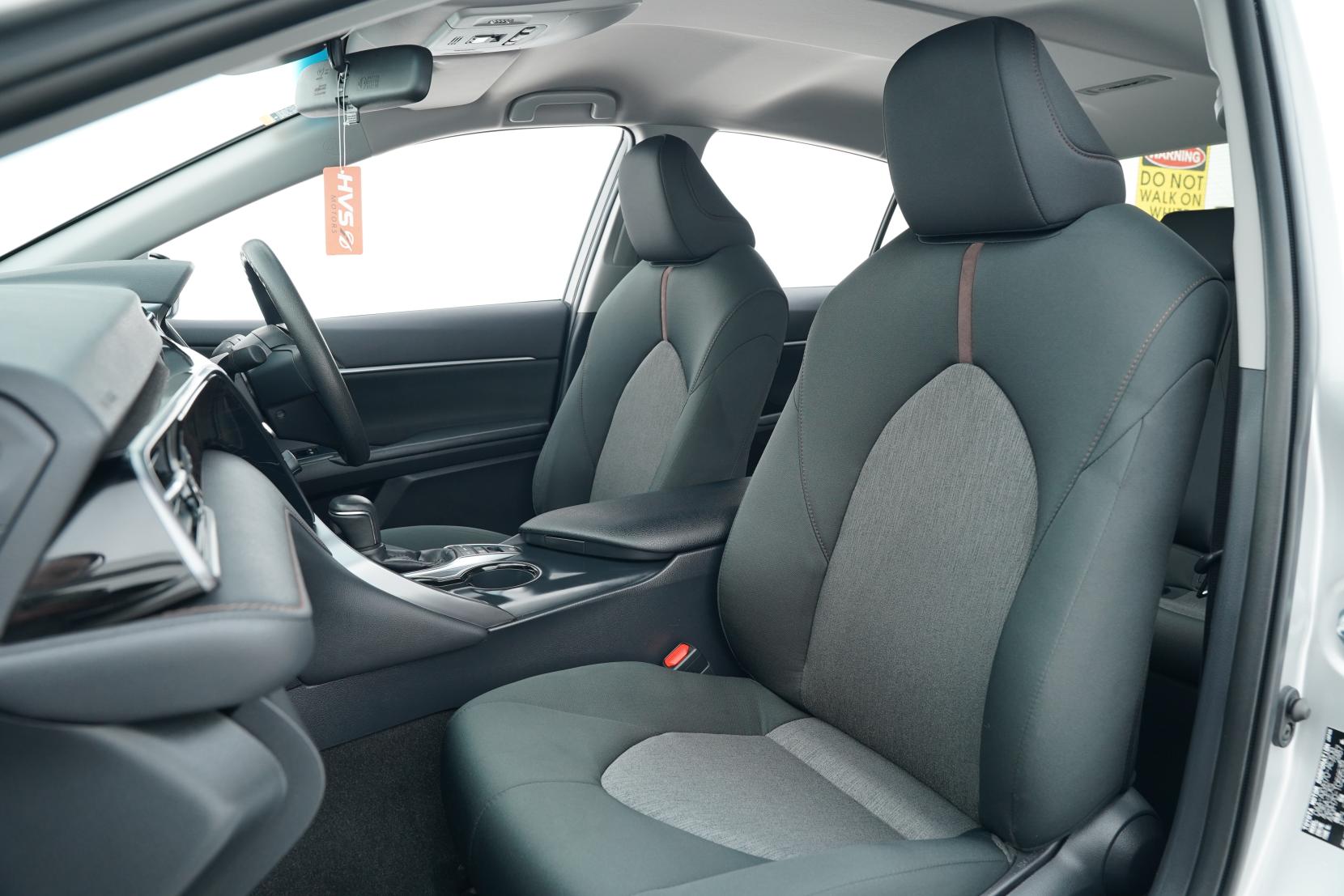 Toyota Camry Hybrid X