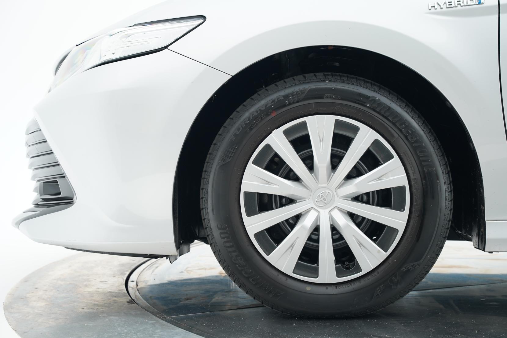 Toyota Camry Hybrid X