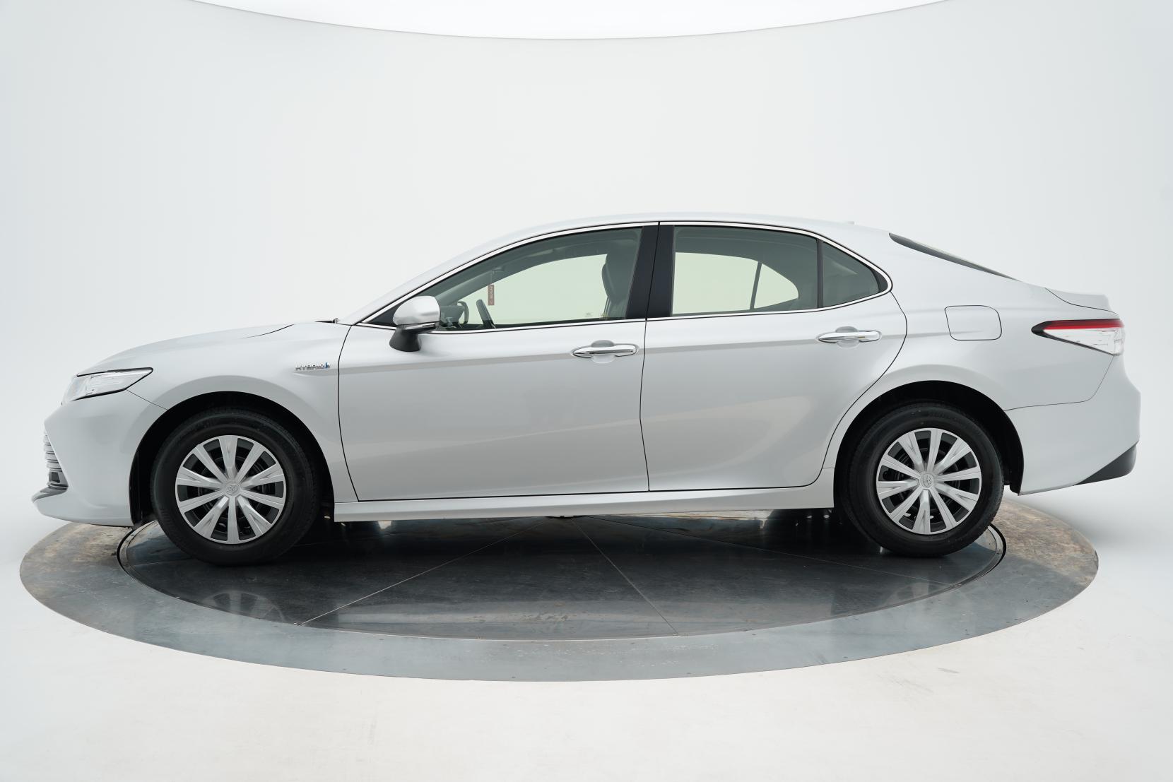 Toyota Camry Hybrid X