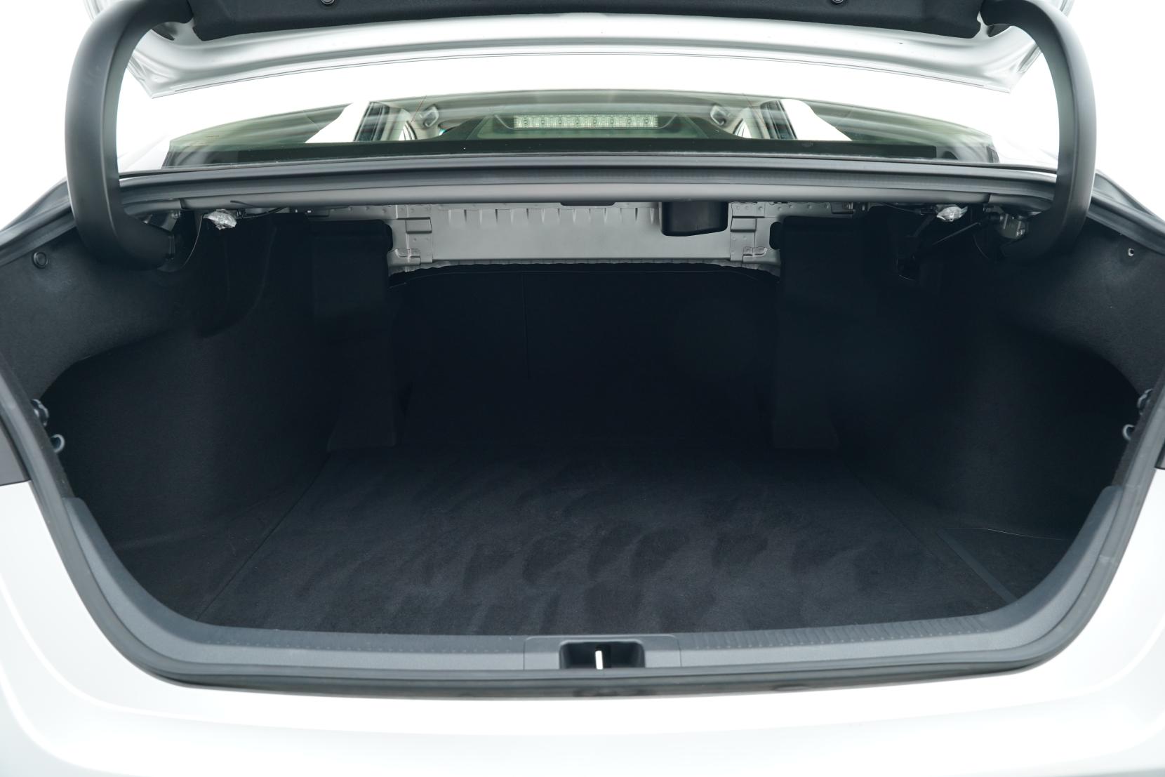 Toyota Camry Hybrid X