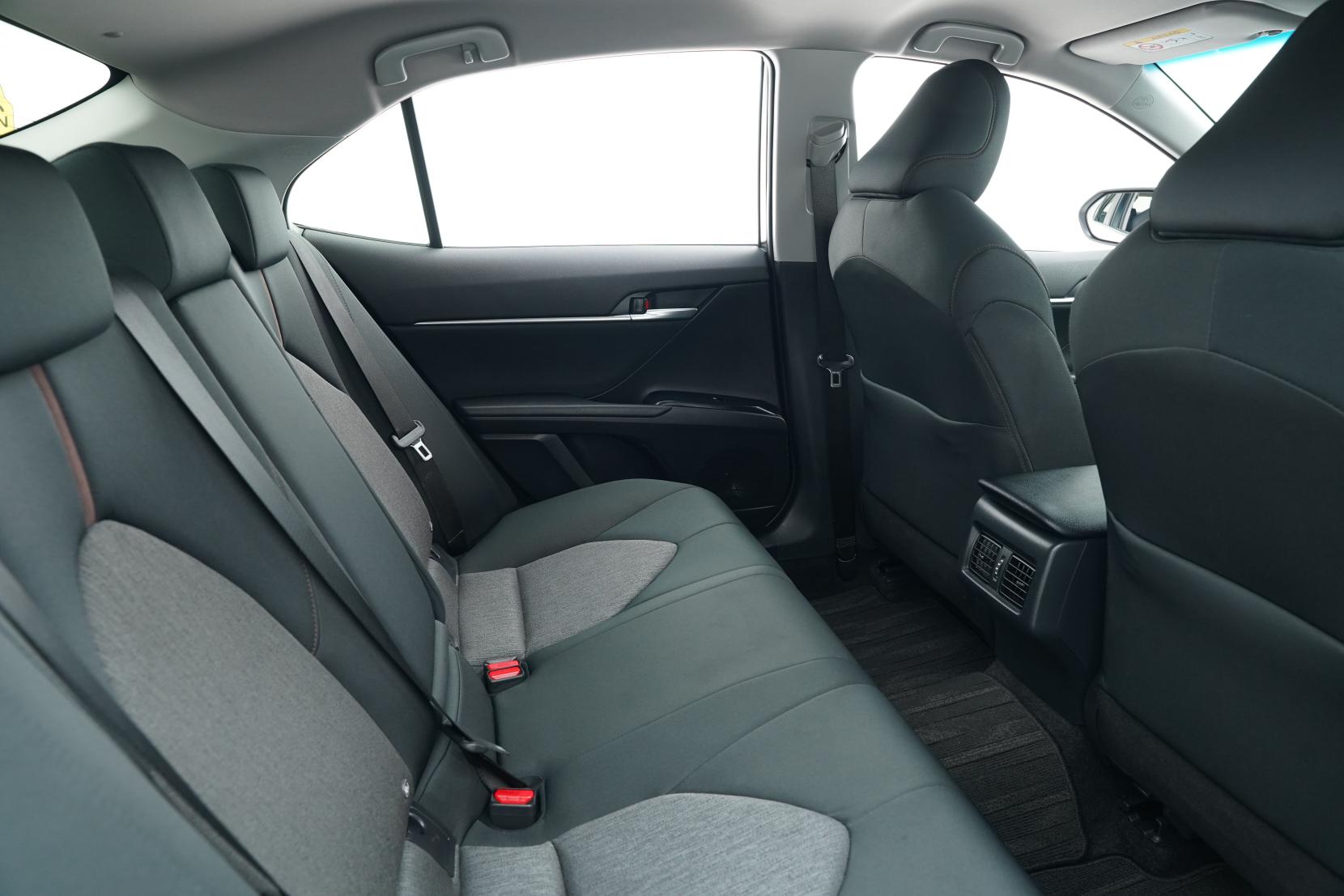 Toyota Camry Hybrid X