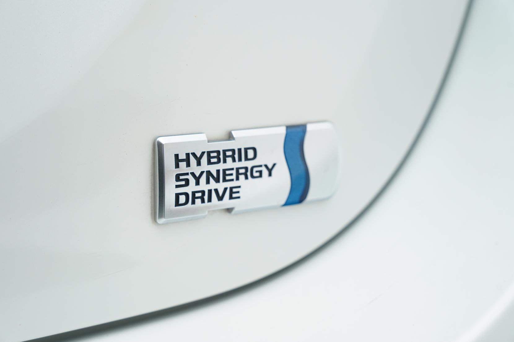 Toyota Yaris Hybrid X