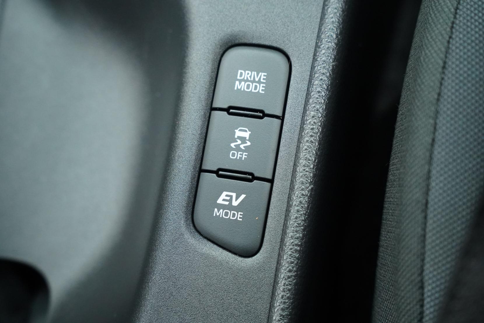 Toyota Yaris Hybrid X