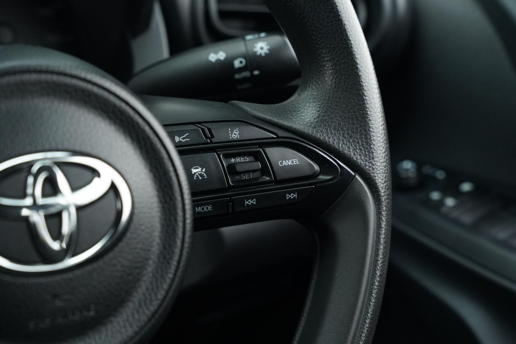 Toyota Yaris Hybrid X