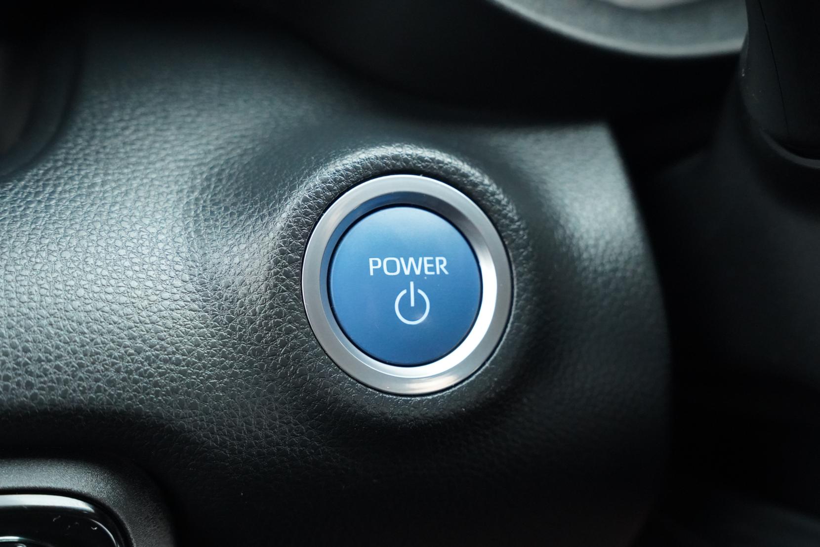 Toyota Yaris Hybrid X