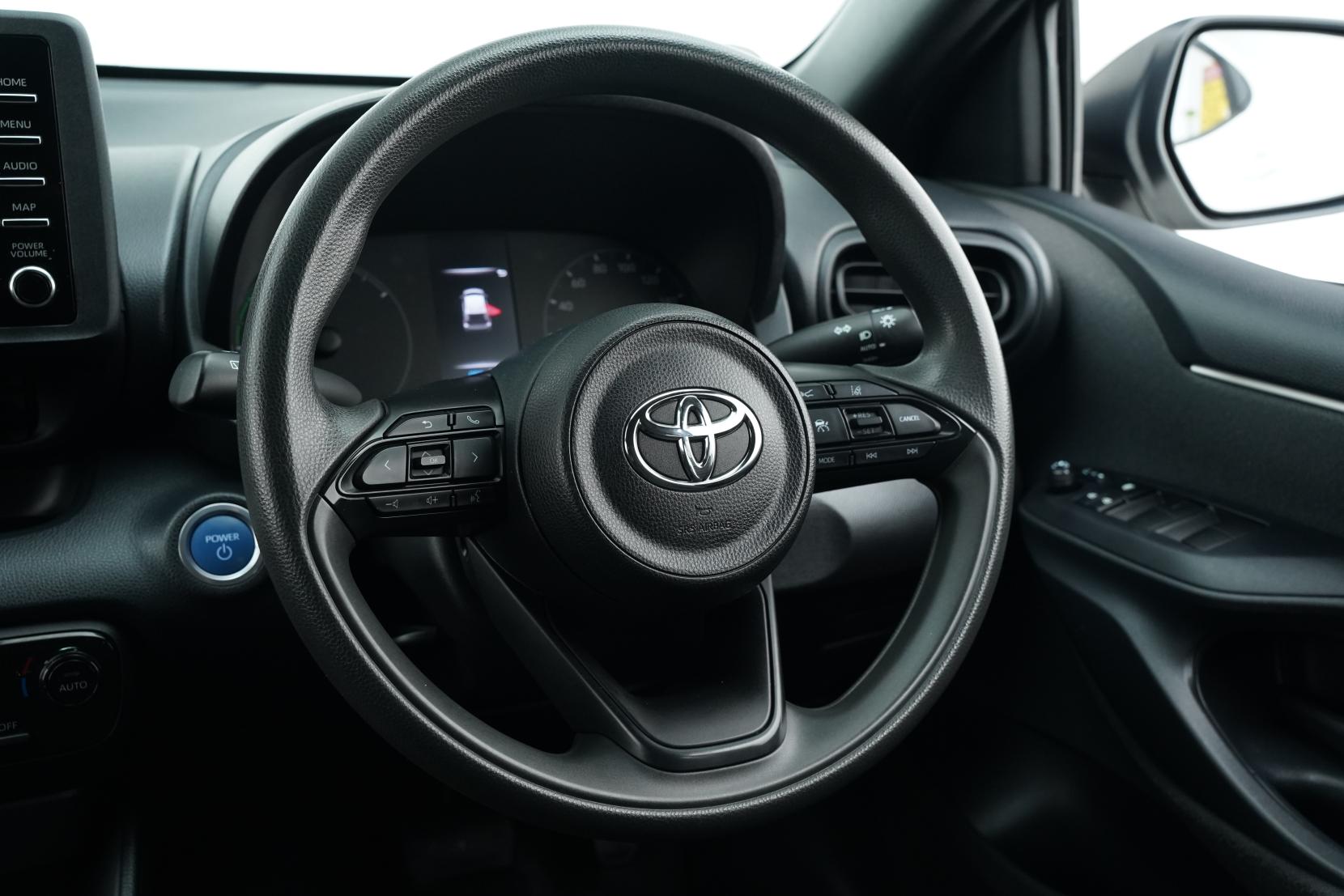 Toyota Yaris Hybrid X