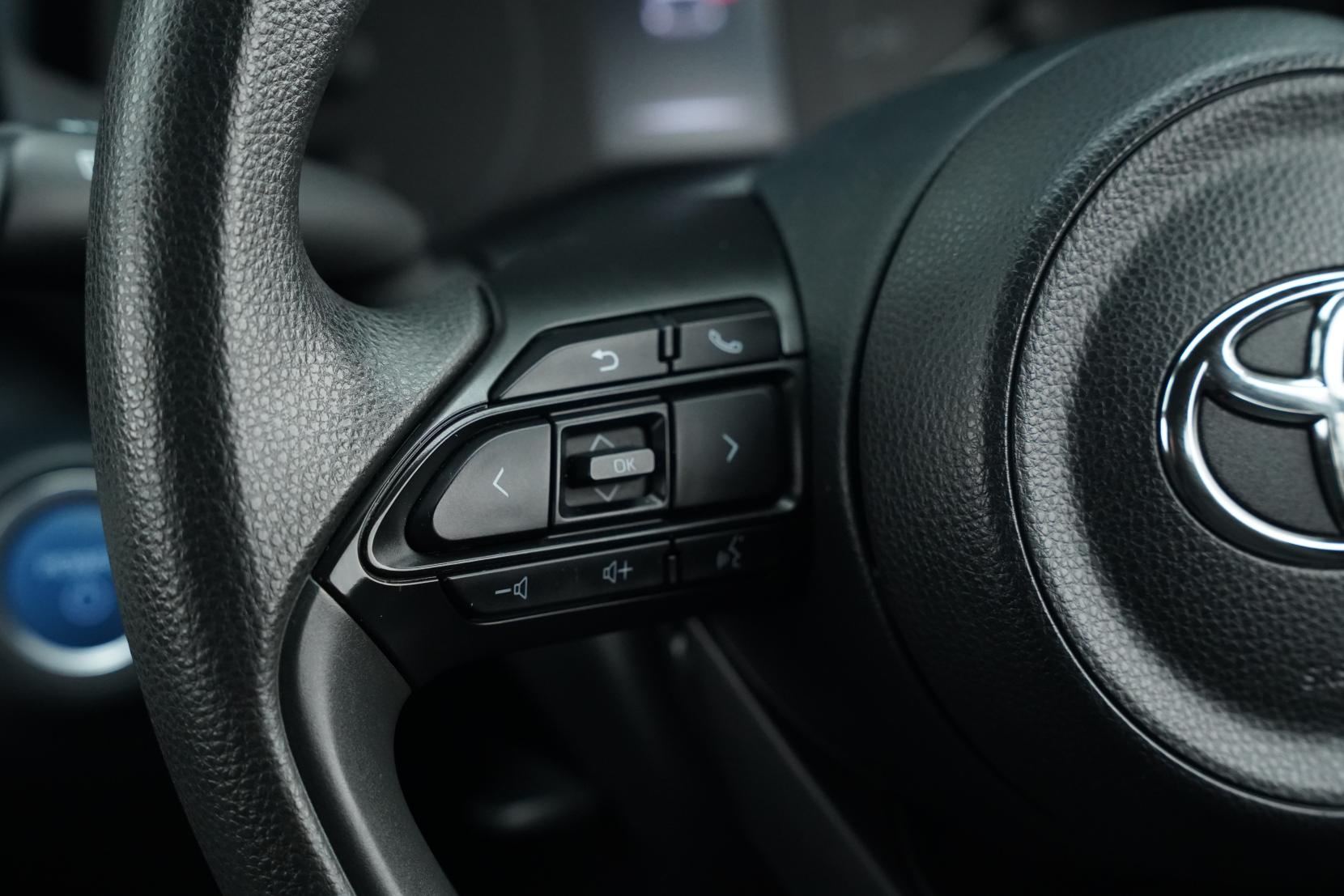 Toyota Yaris Hybrid X