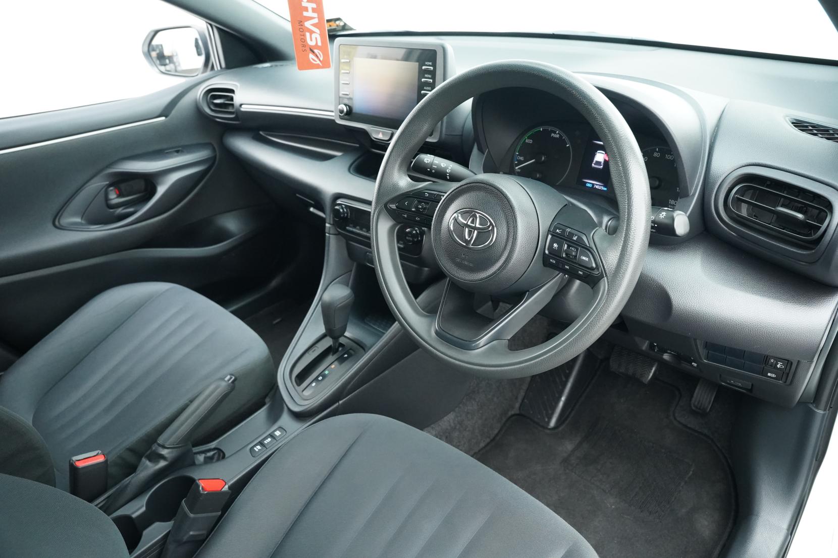 Toyota Yaris Hybrid X