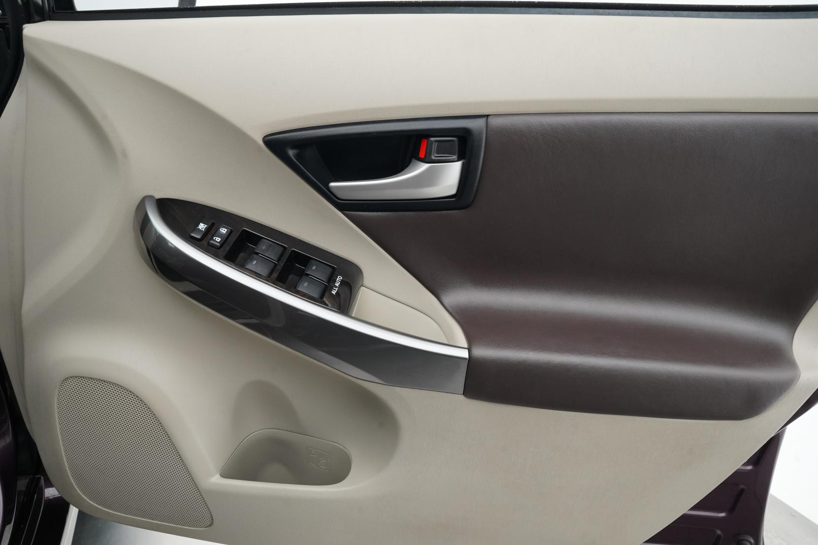 Toyota Prius 1.8 S MYCODE