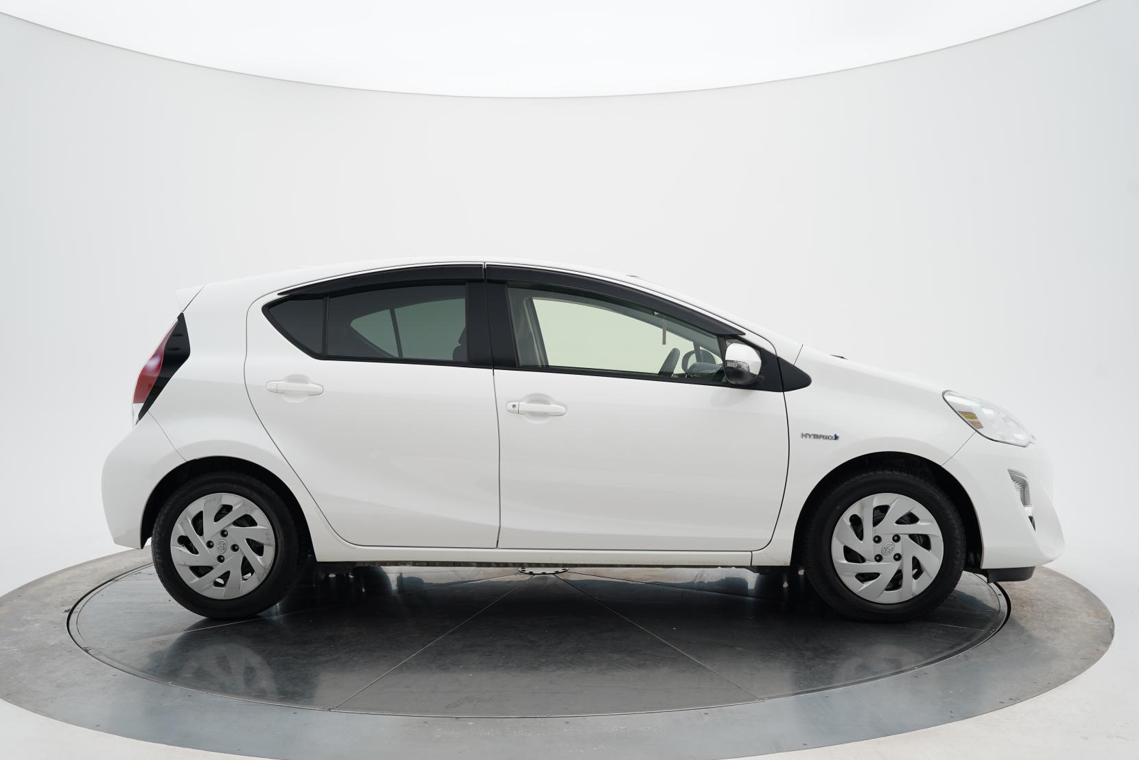 Toyota Aqua 1.5 Aqua II (facelift 2025) S Push Start