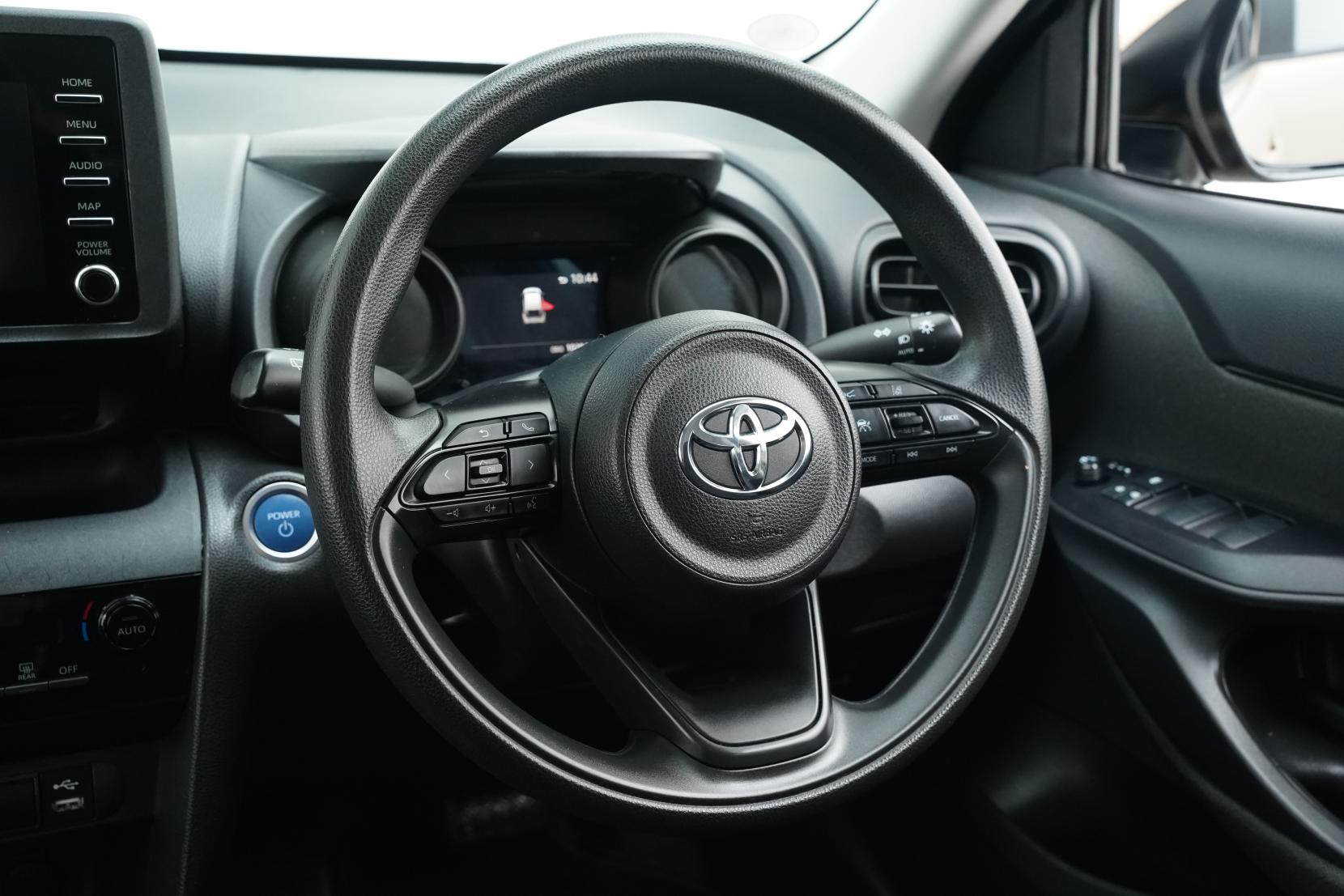 Toyota Yaris 1.5 HYBRID HYBRID X