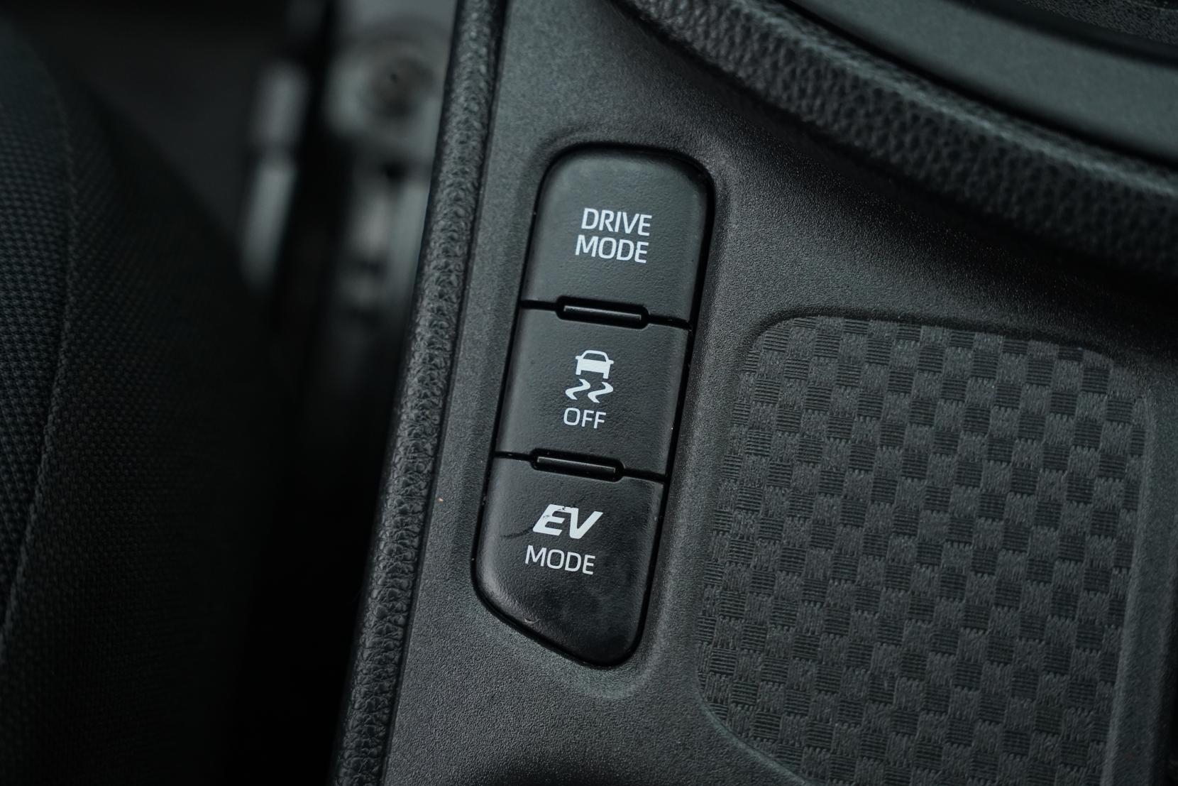 Toyota Yaris 1.5 HYBRID HYBRID X