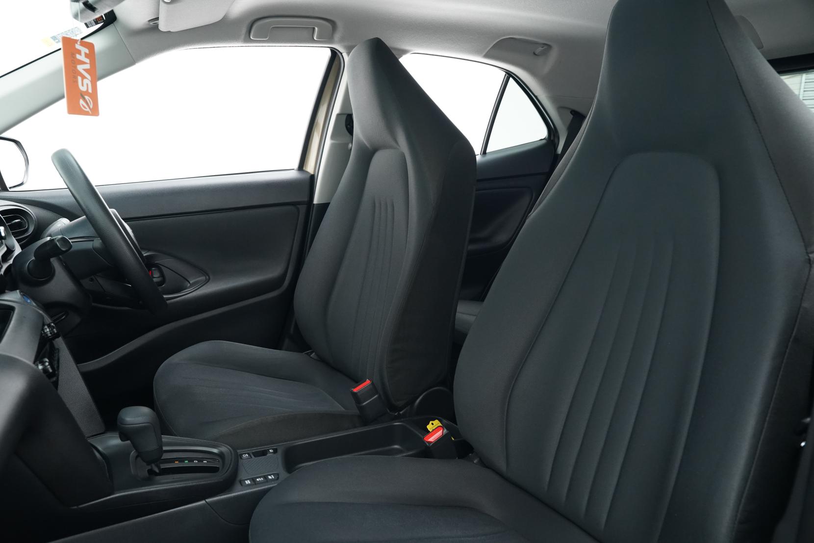 Toyota Yaris 1.5 HYBRID HYBRID X