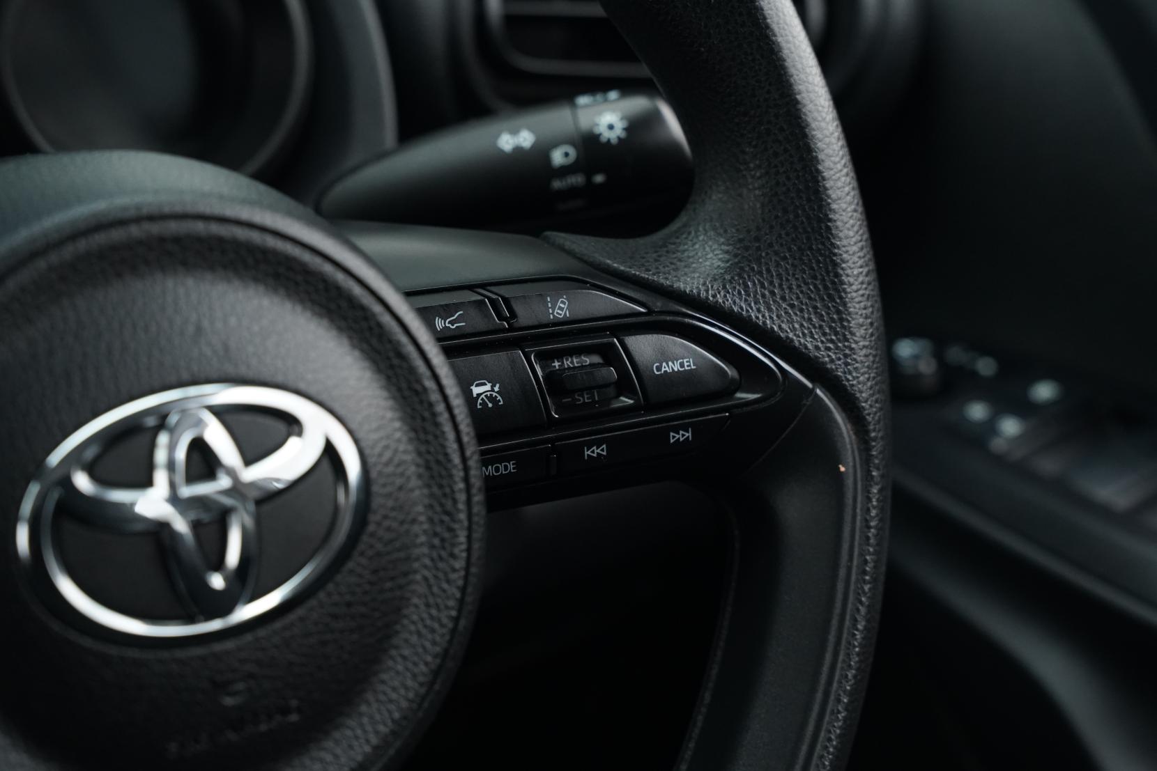Toyota Yaris 1.5 HYBRID HYBRID X