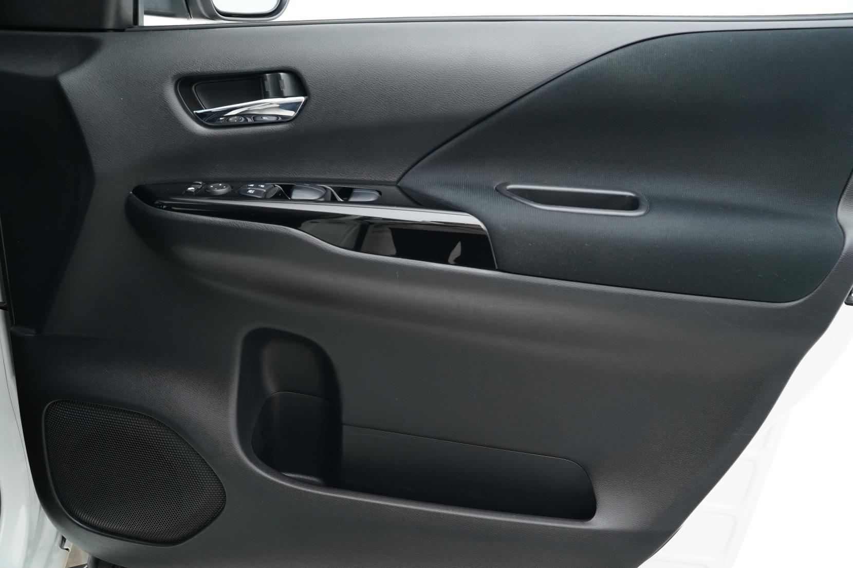 Nissan Serena (1991 – present) 2.0 Hybrid HighwayStar G