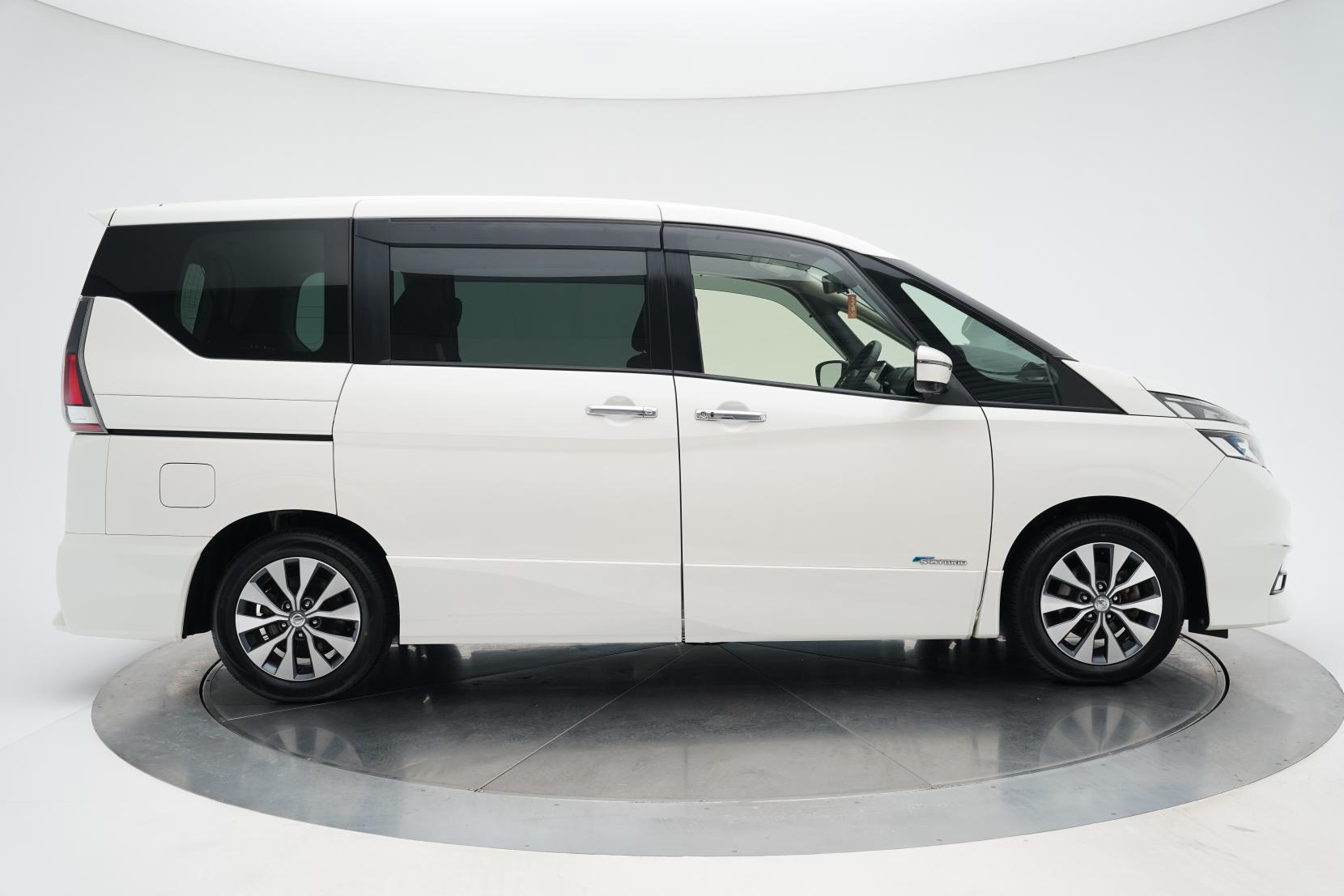 Nissan Serena (1991 – present) 2.0 Hybrid HighwayStar G