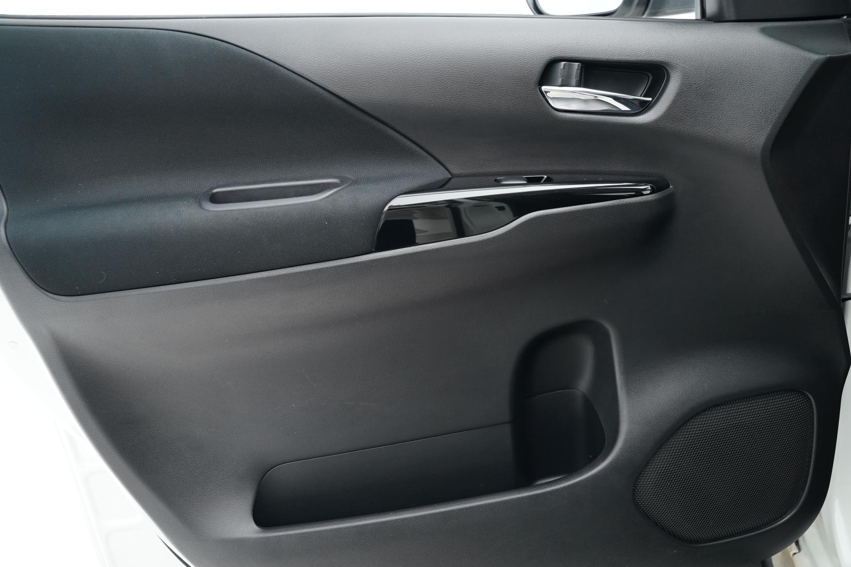 Nissan Serena (1991 – present) 2.0 Hybrid HighwayStar G