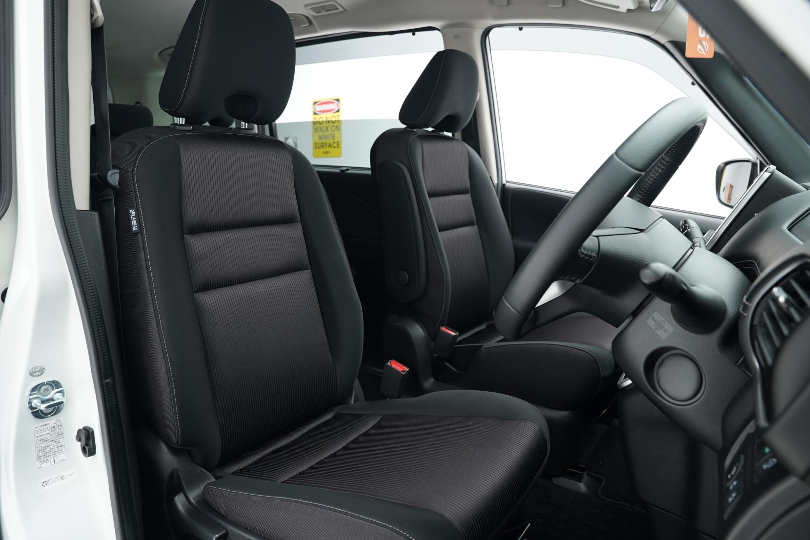 Nissan Serena (1991 – present) 2.0 Hybrid HighwayStar G