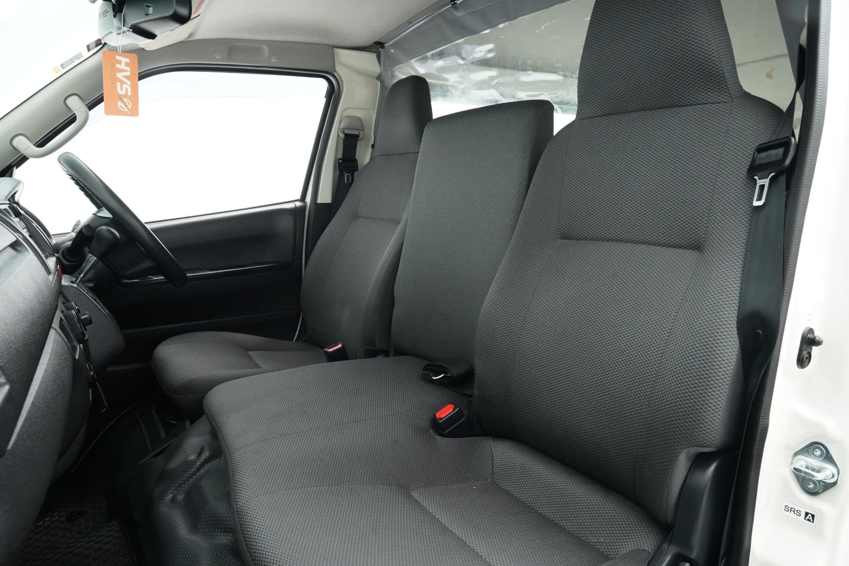 Toyota Hiace 2.8 Diesel 5 Door 