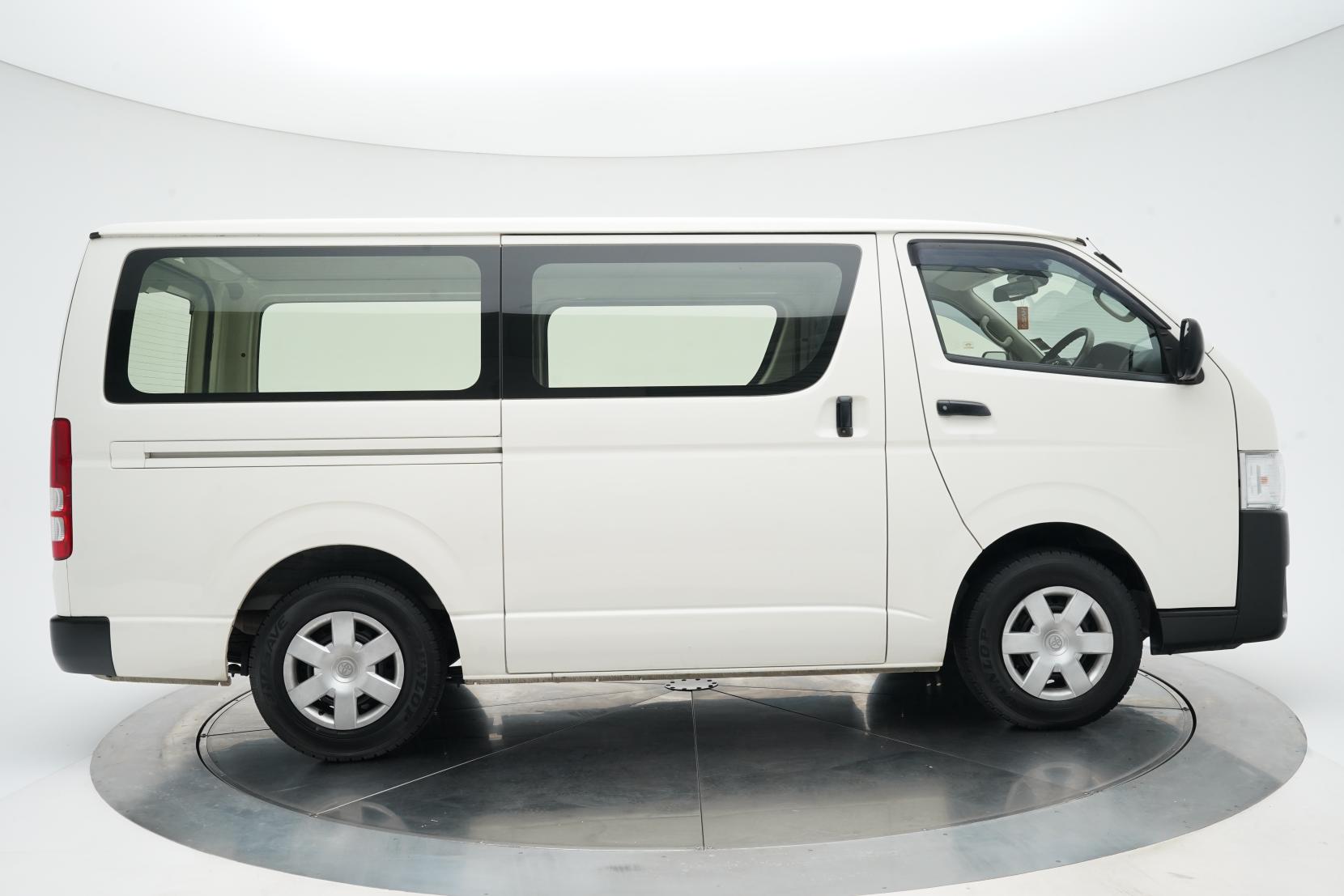 Toyota Hiace 2.8 Diesel 5 Door 