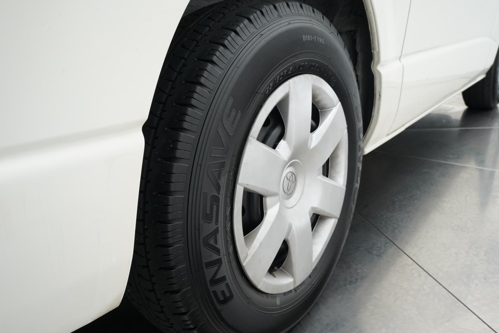 Toyota Hiace 2.8 Diesel 5 Door 