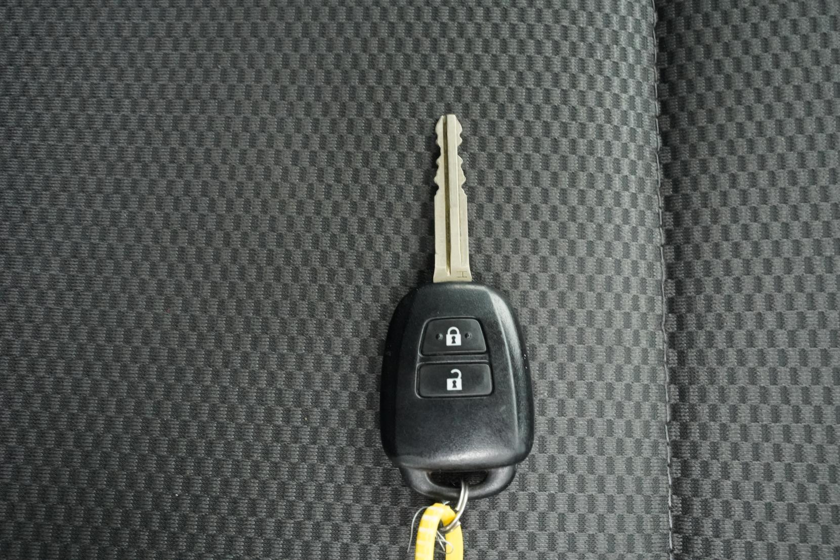 Toyota Hiace 2.8 Diesel 5 Door 