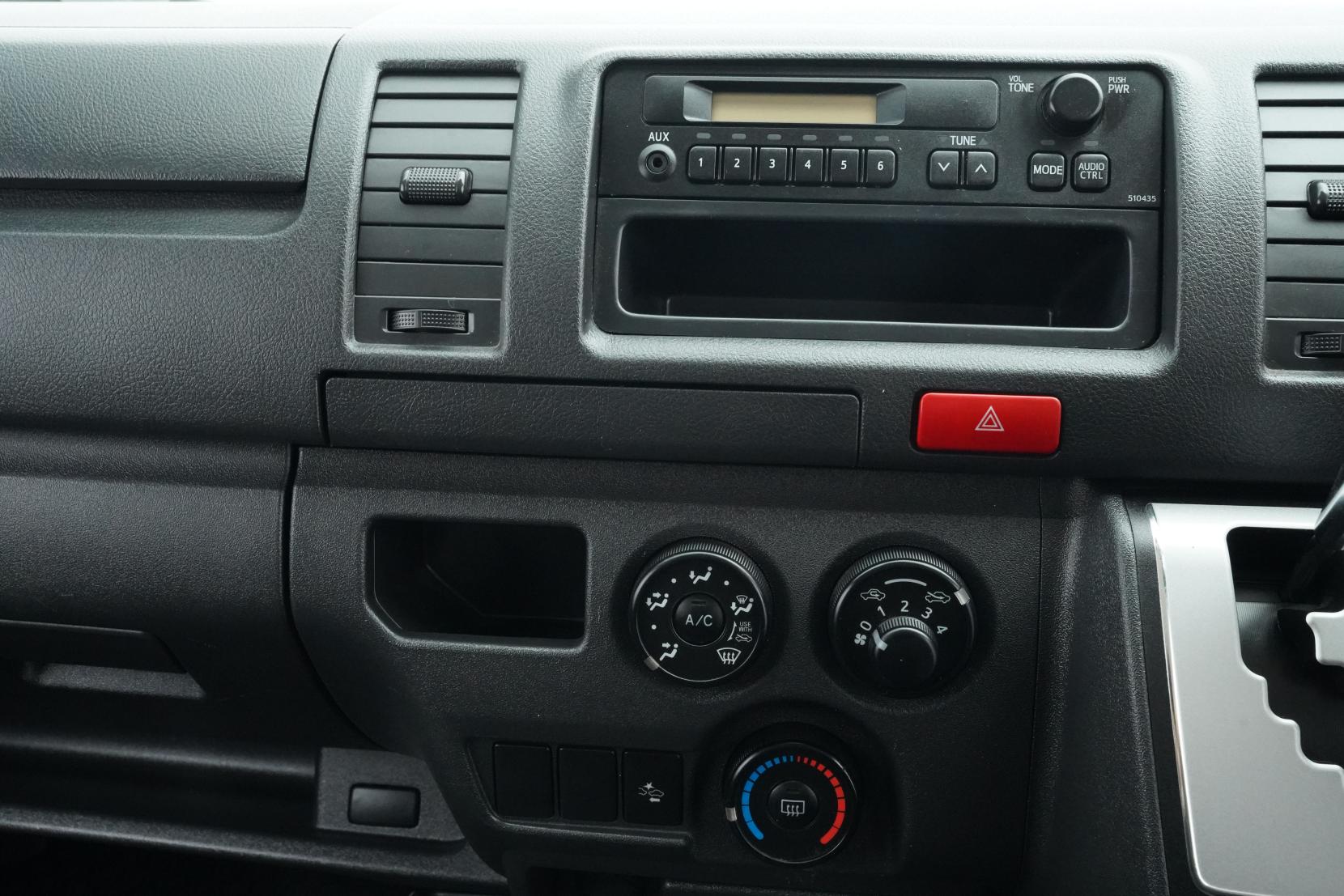 Toyota Hiace 2.8 Diesel 5 Door 