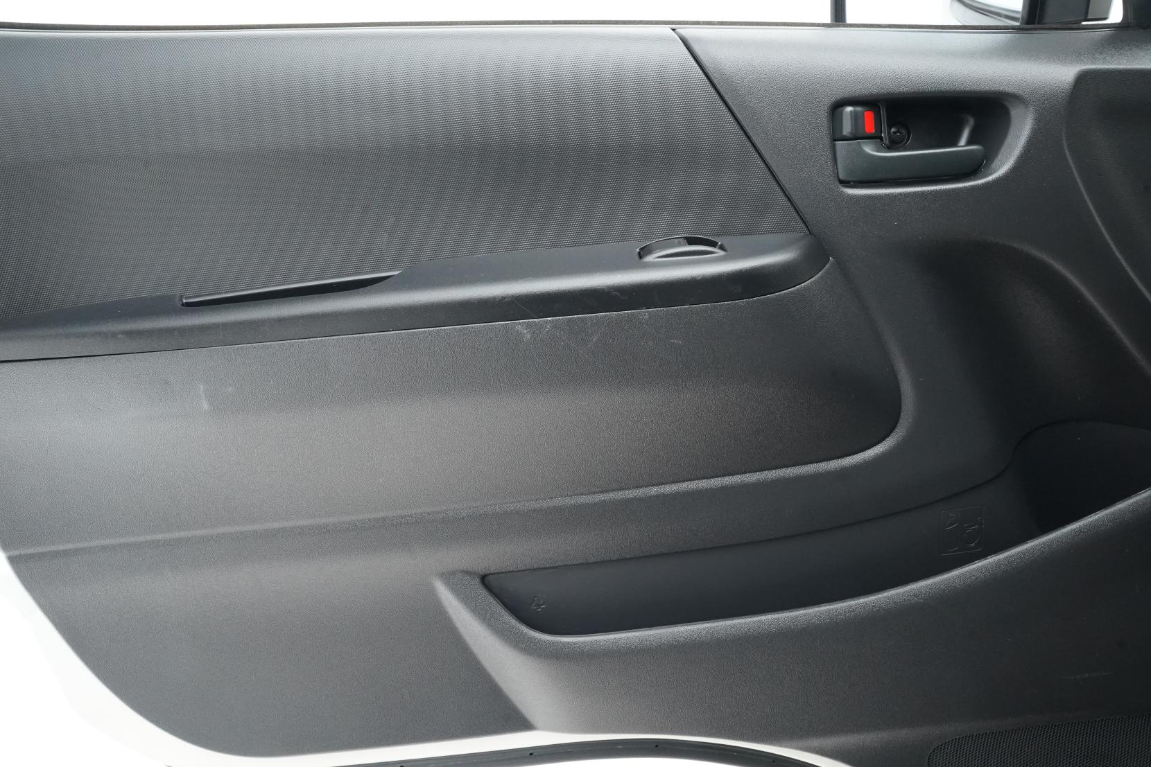 Toyota Hiace 2.8 Diesel 5 Door 