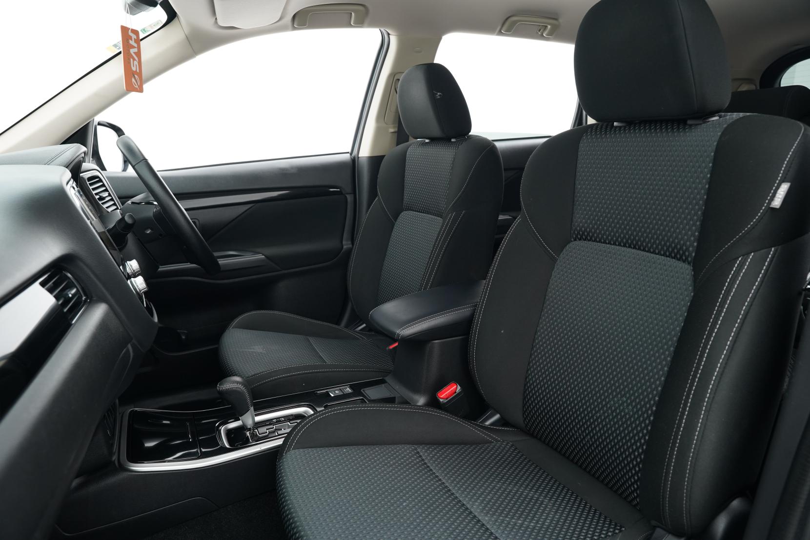 Mitsubishi Outlander 2.4 Outlander III (facelift 2018) LS 2.4P/CVT