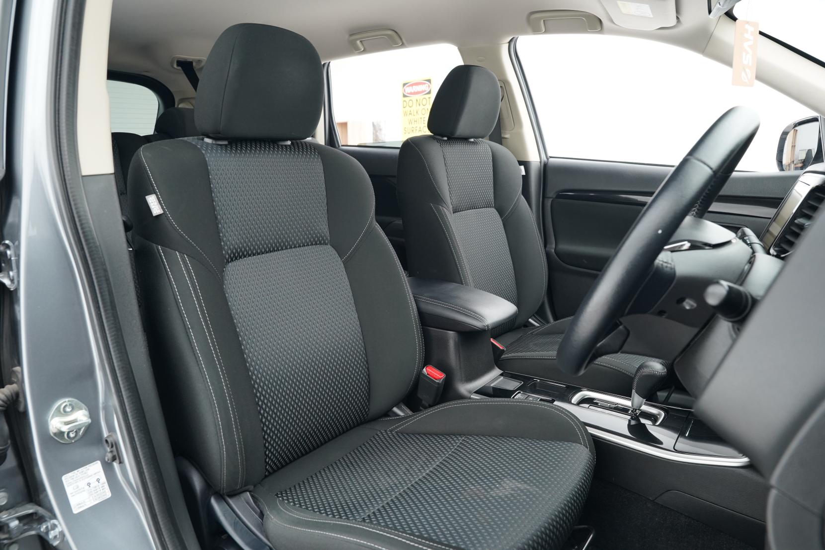 Mitsubishi Outlander 2.4 Outlander III (facelift 2018) LS 2.4P/CVT