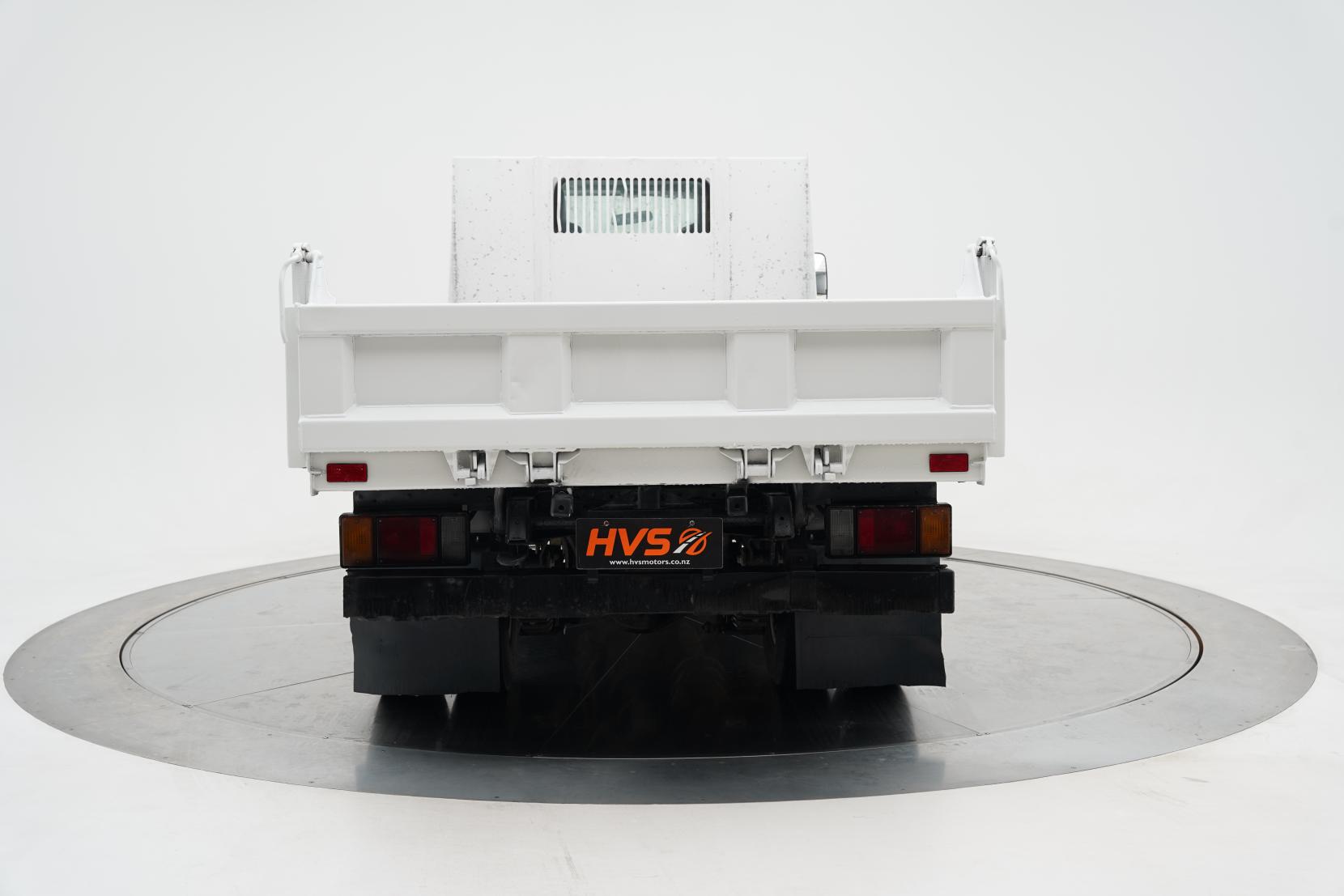 Isuzu Elf 3.0 2 ton Tipper Car License
