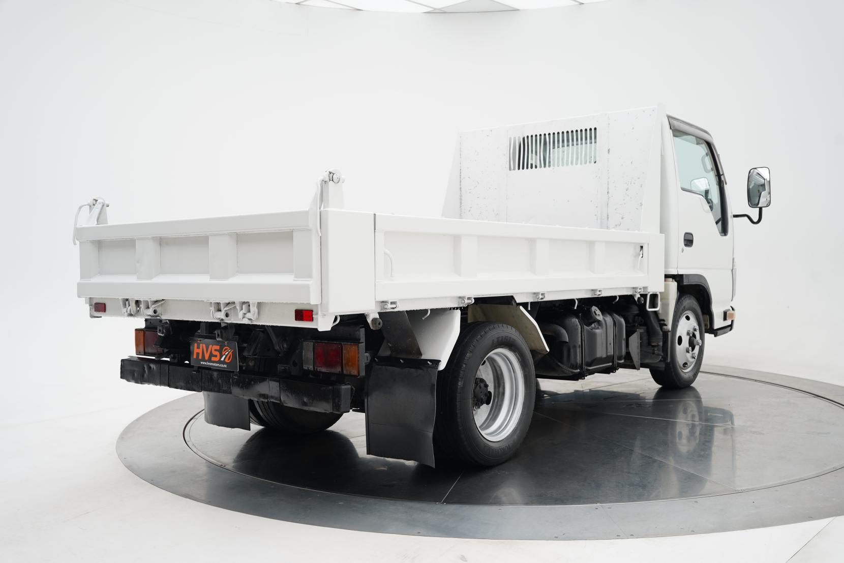 Isuzu Elf 3.0 2 ton Tipper Car License