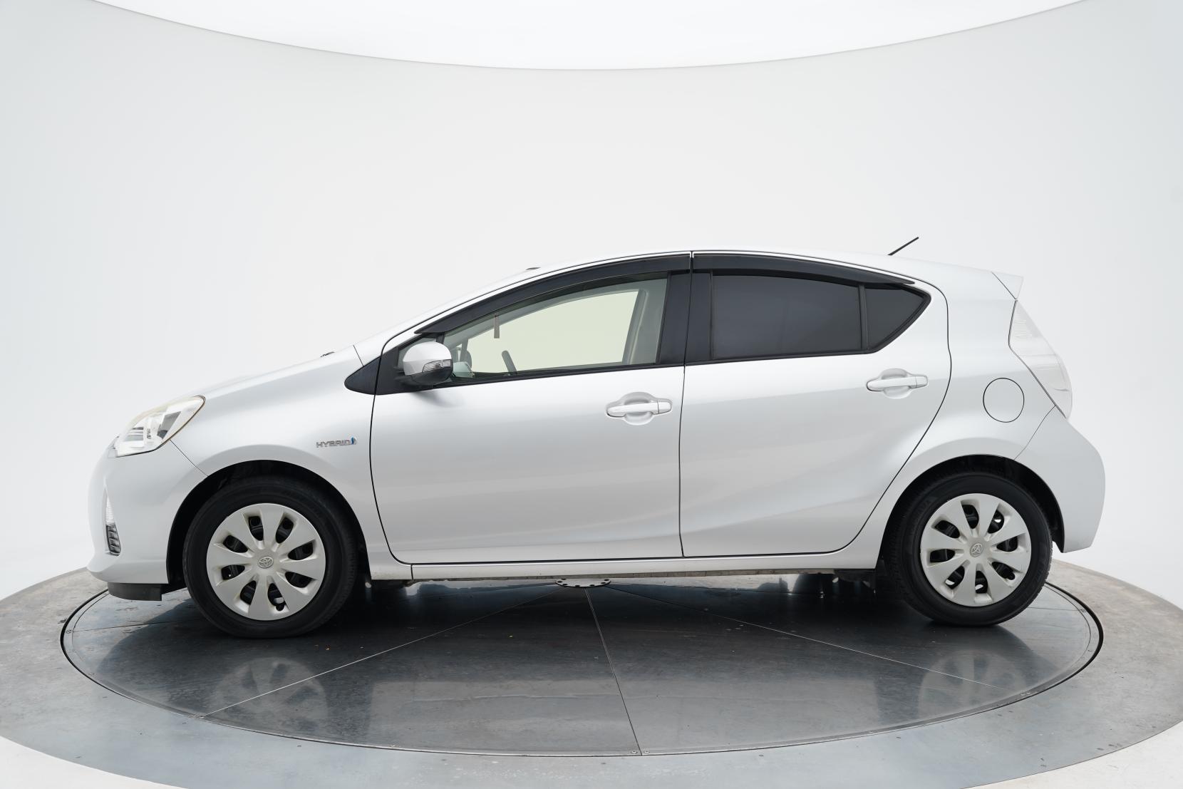 Toyota Aqua 1.5 S Push Start