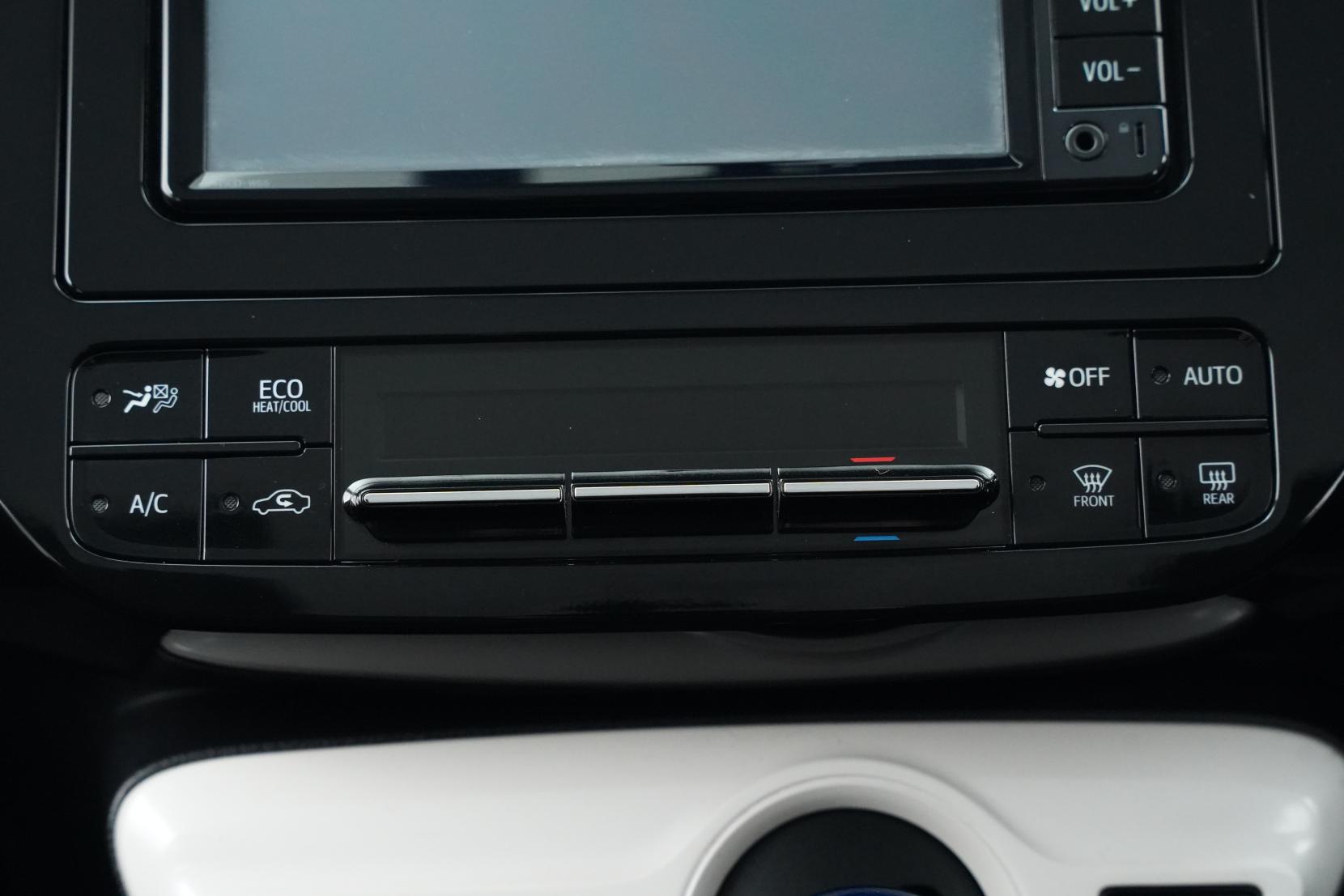 Toyota Prius Hybrid E