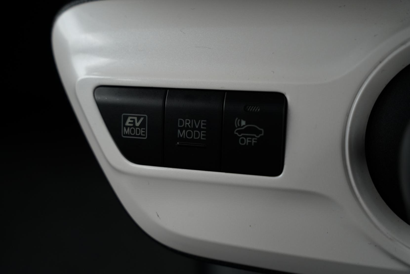 Toyota Prius Hybrid E