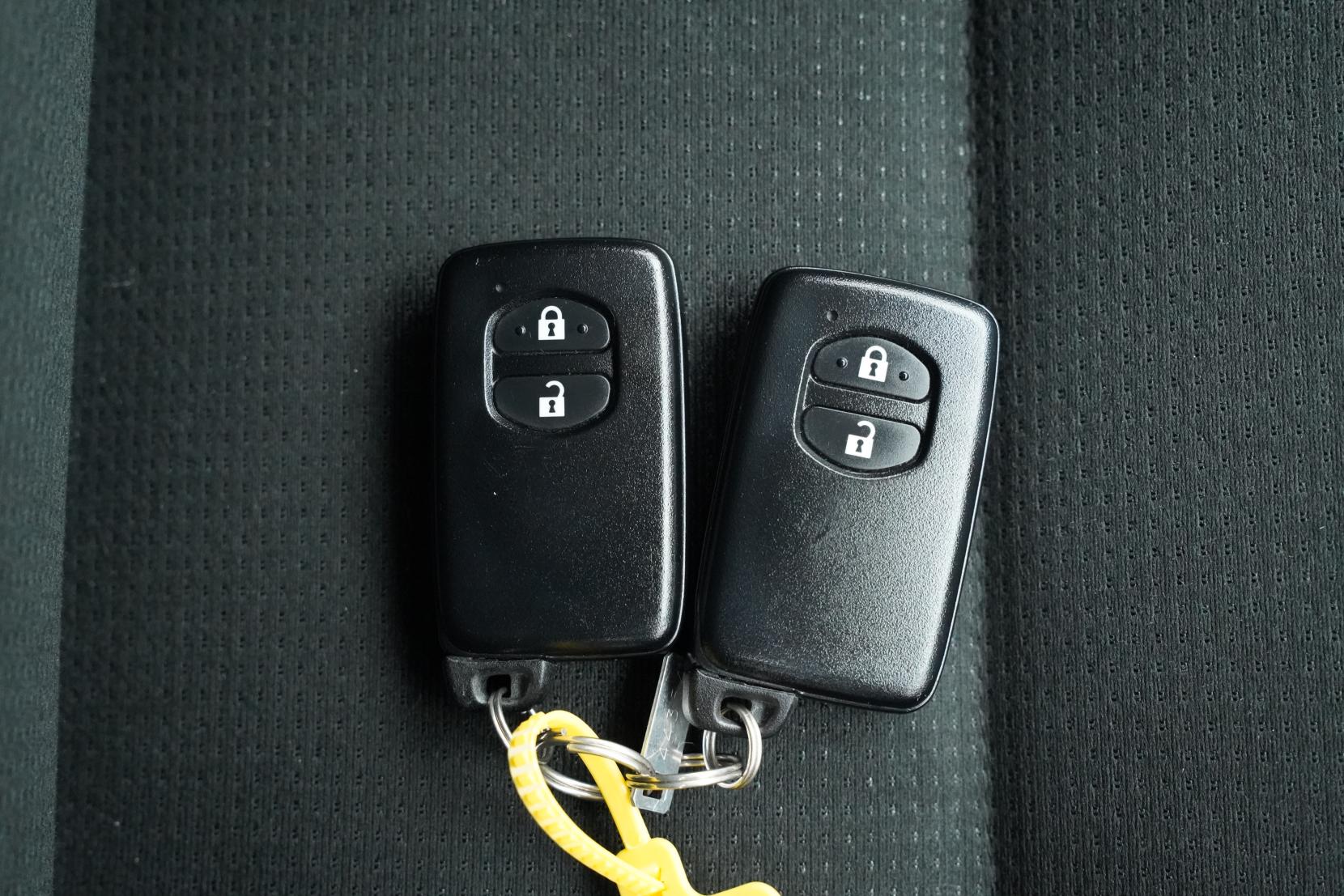 Toyota Corolla 1.5 FIELDER HYBRID EX