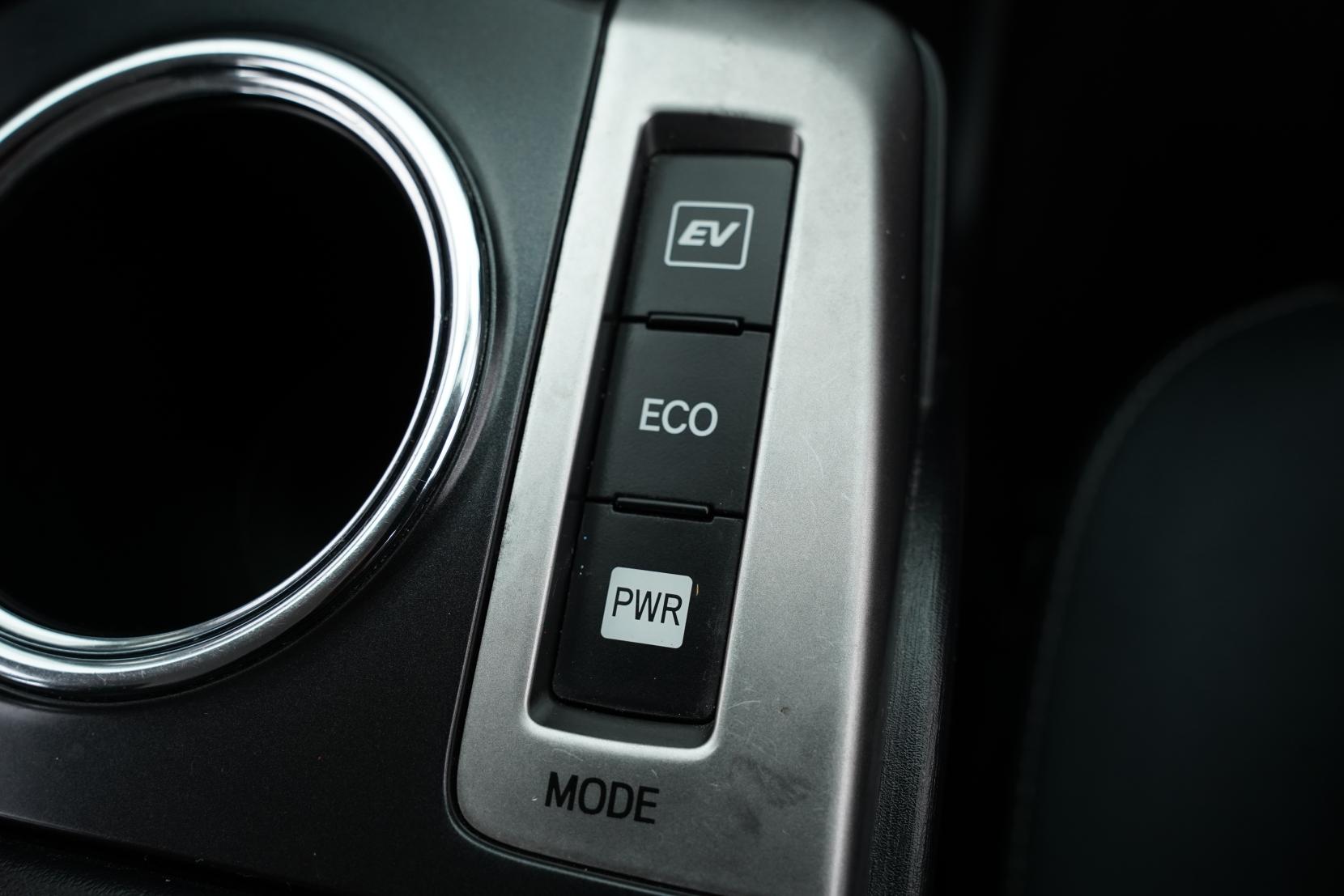 Toyota Prius 1.8 ALPHA S TOURING SELECTION