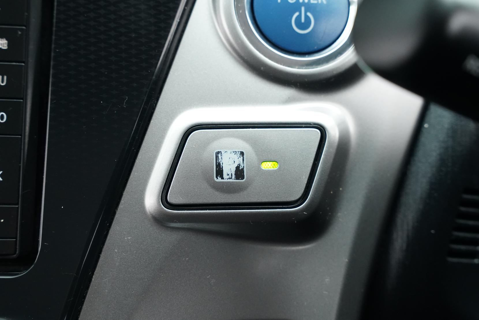 Toyota Prius 1.8 ALPHA S TOURING SELECTION