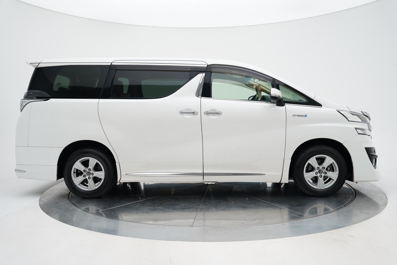Toyota Alphard 2.5 HYBRID X 4WD