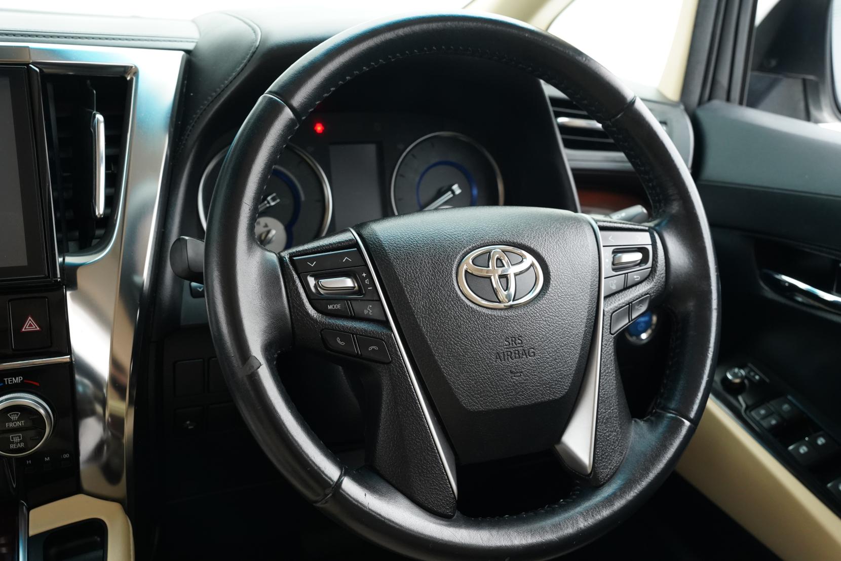 Toyota Alphard 2.5 HYBRID X 4WD